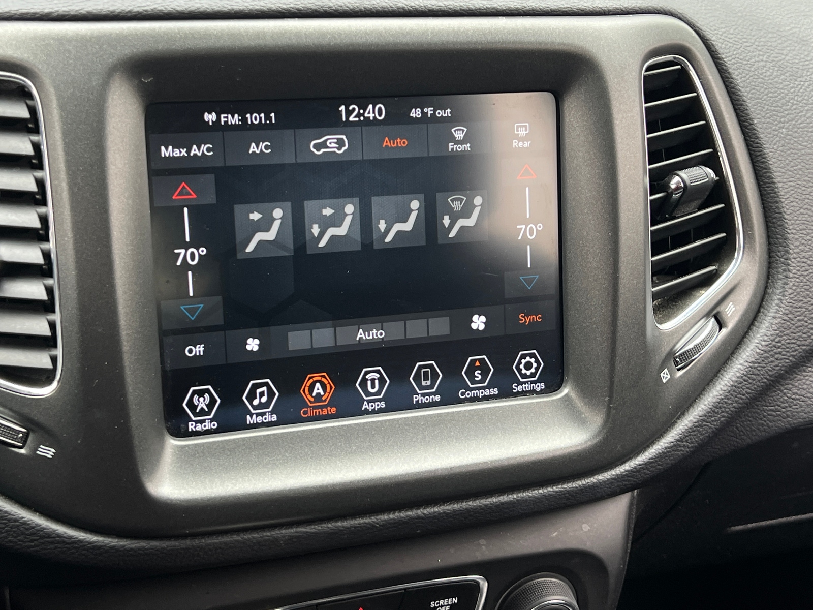 Thumbnail: 2020 Jeep Compass - 3