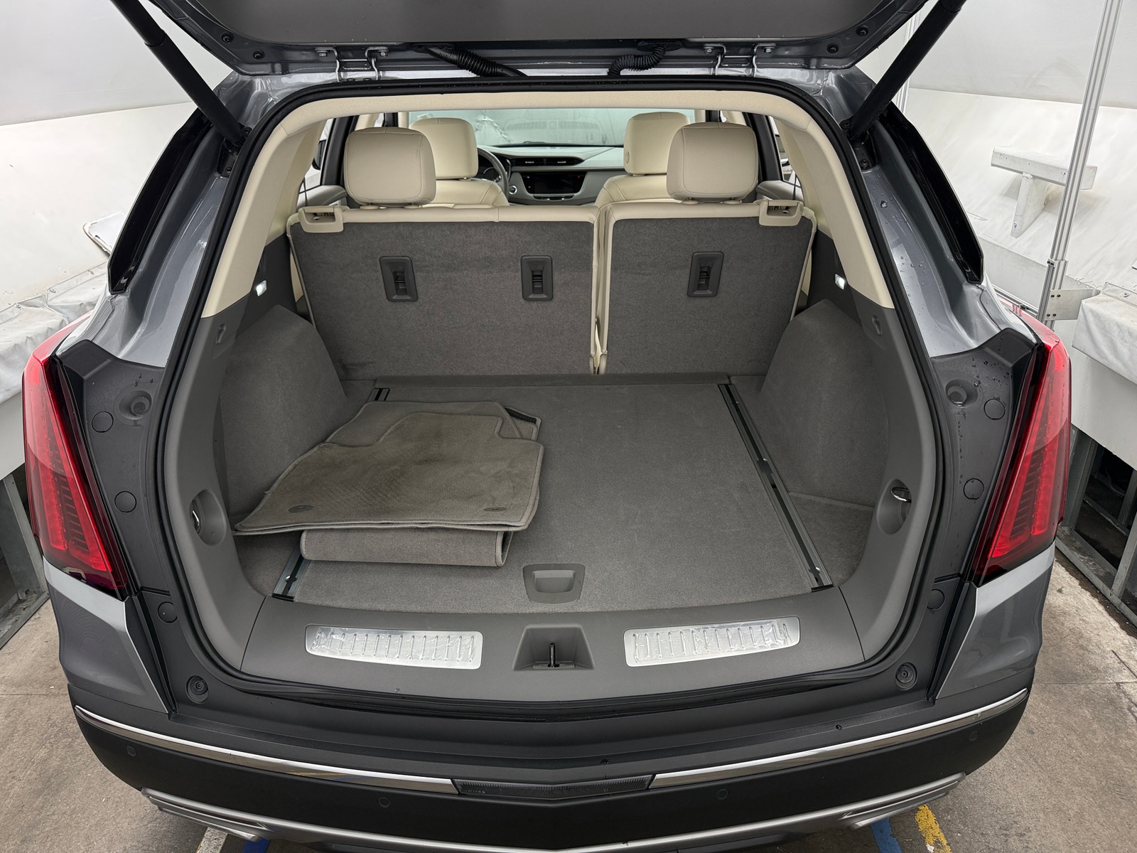 Thumbnail: 2024 Cadillac XT5 - 6