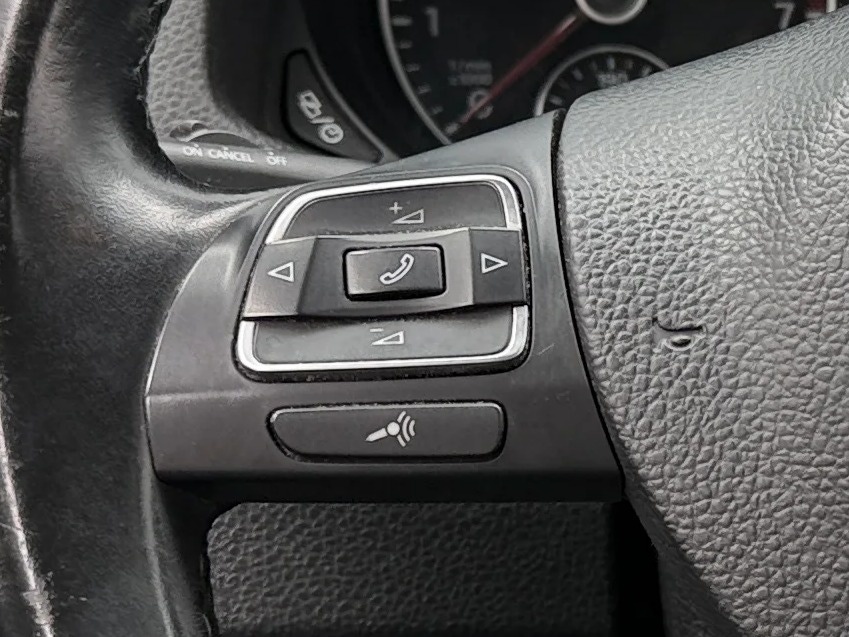 Thumbnail: 2015 Volkswagen Passat - 4