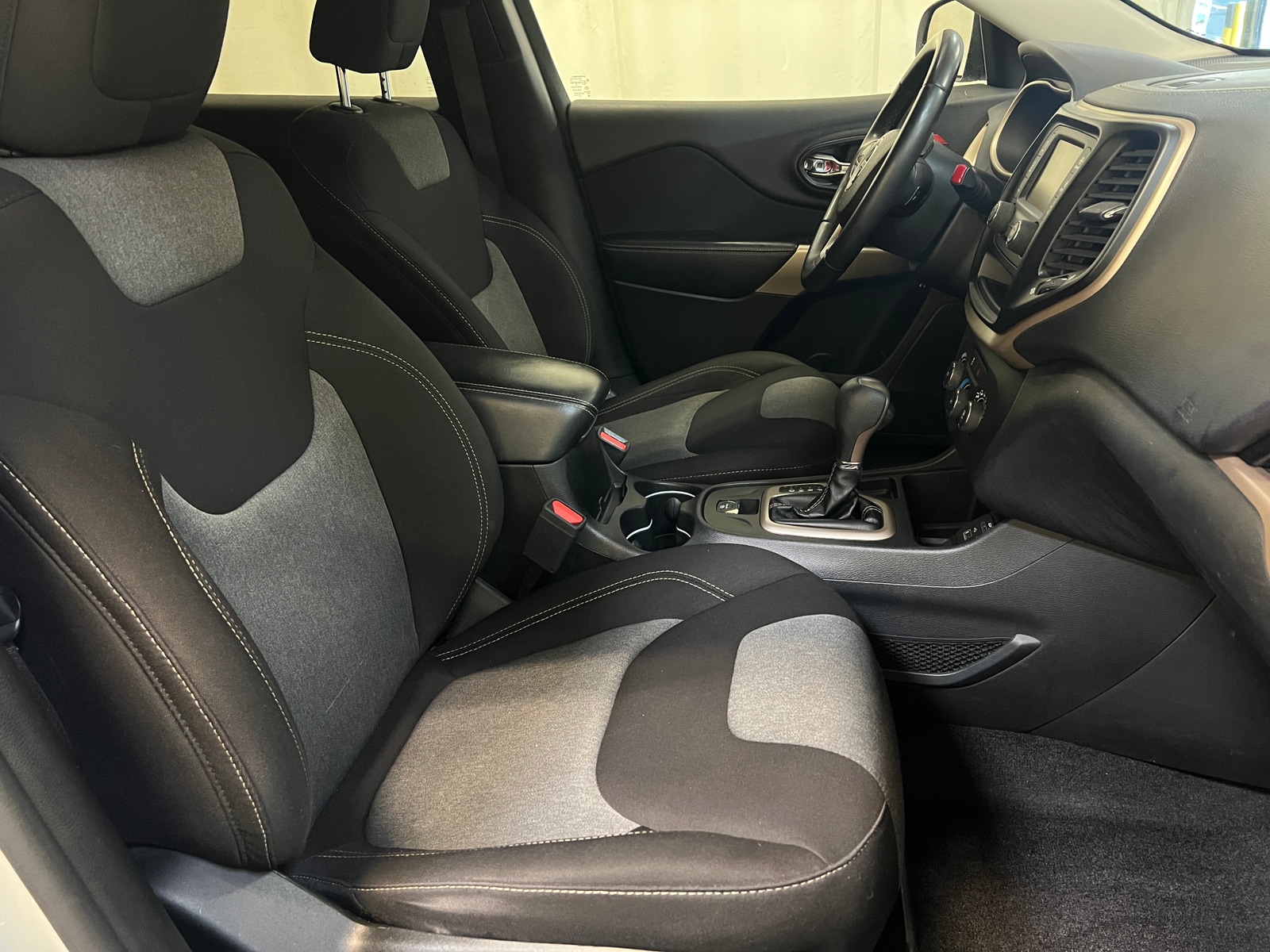 Thumbnail: 2018 Jeep Cherokee - 2