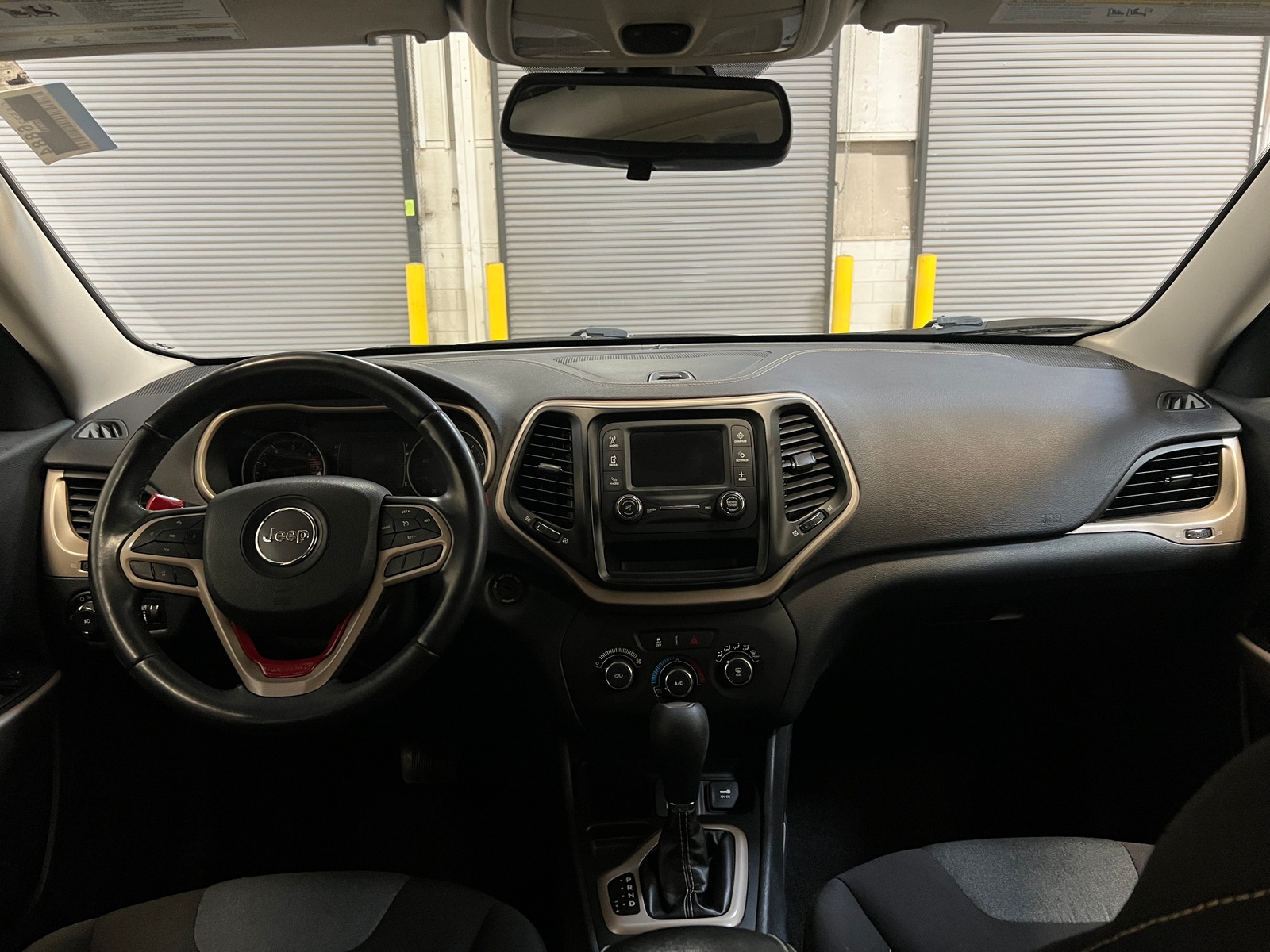 Thumbnail: 2018 Jeep Cherokee - 3