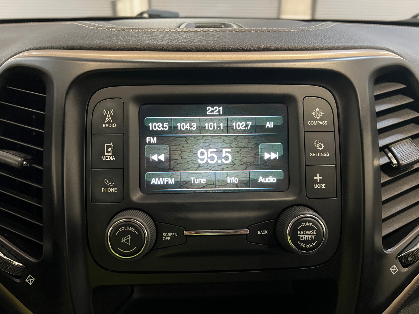 Thumbnail: 2018 Jeep Cherokee - 4