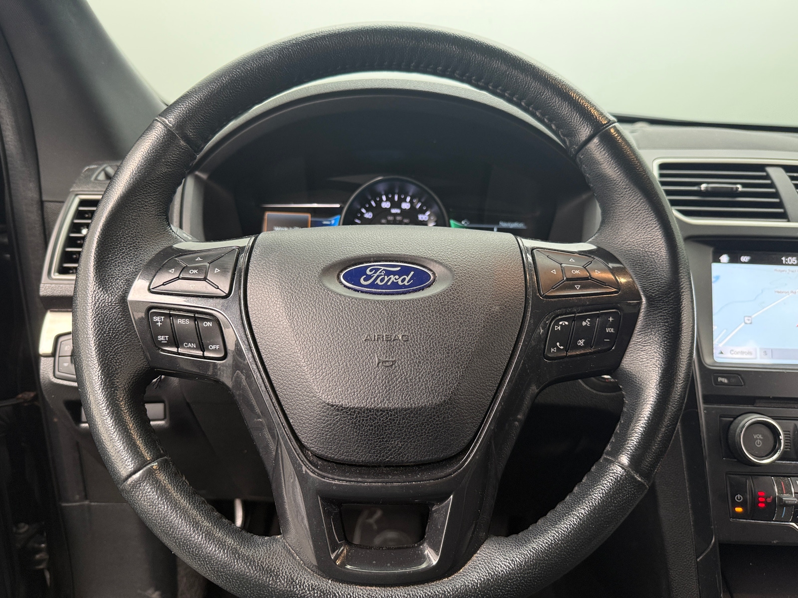 Thumbnail: 2018 Ford Explorer - 5