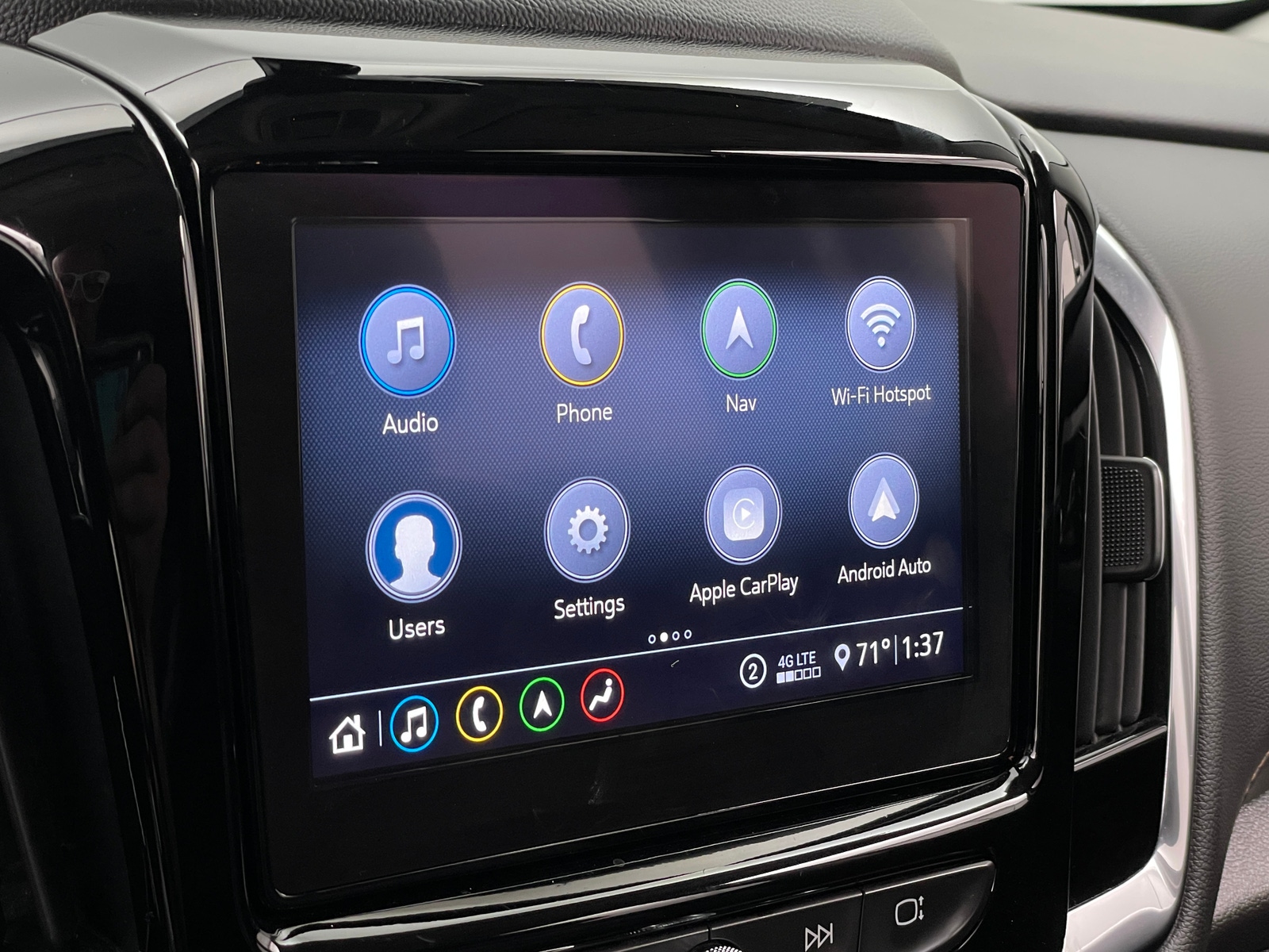 Thumbnail: 2021 Chevrolet Traverse - 3