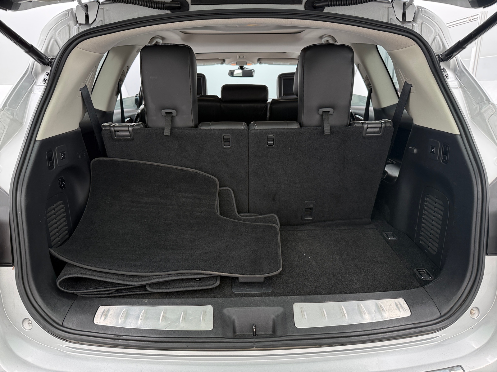 Thumbnail: 2017 INFINITI QX60 - 6