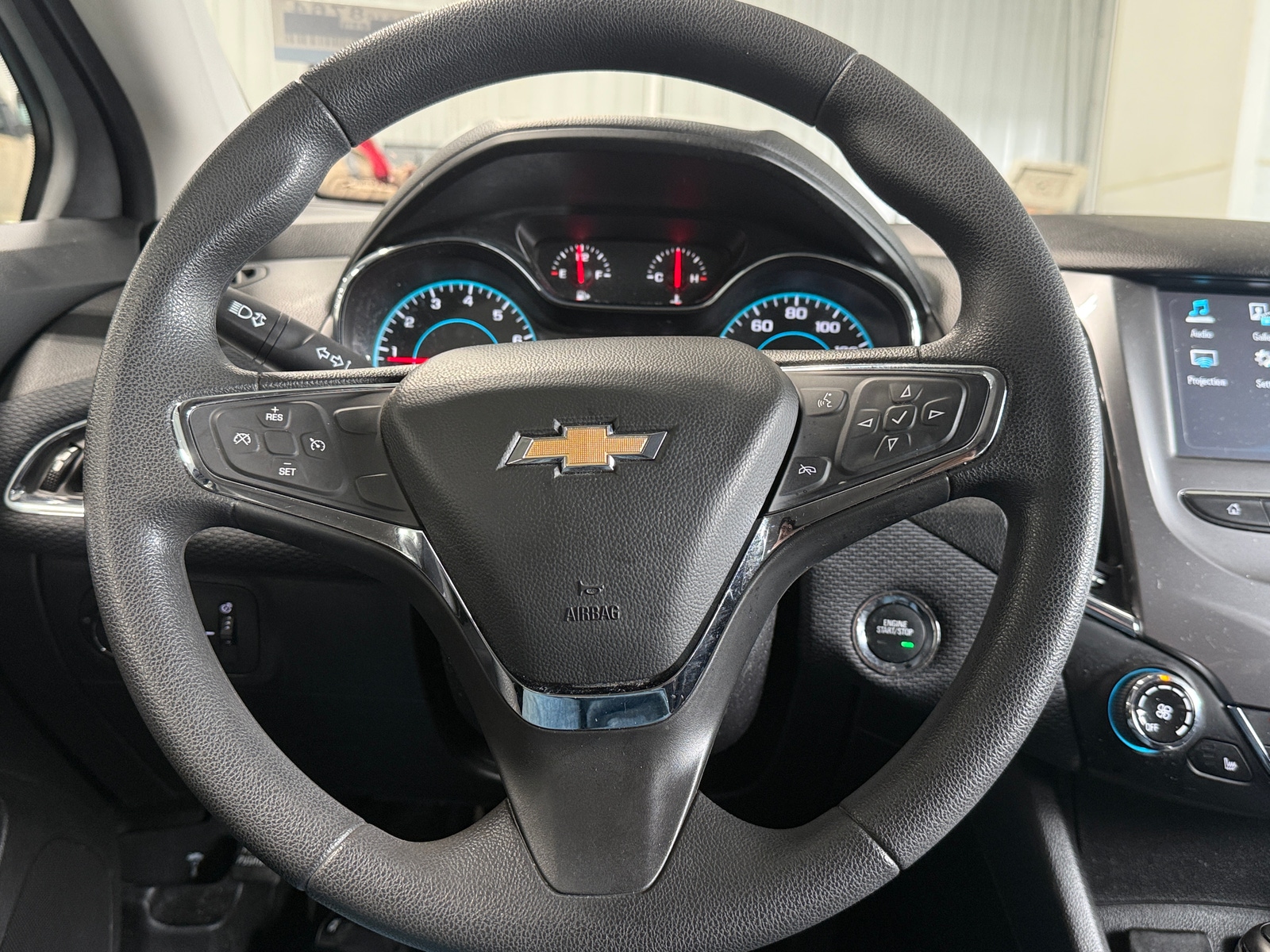 Thumbnail: 2017 Chevrolet Cruze - 5