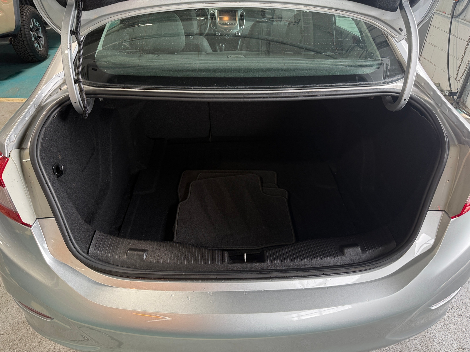 Thumbnail: 2017 Chevrolet Cruze - 7