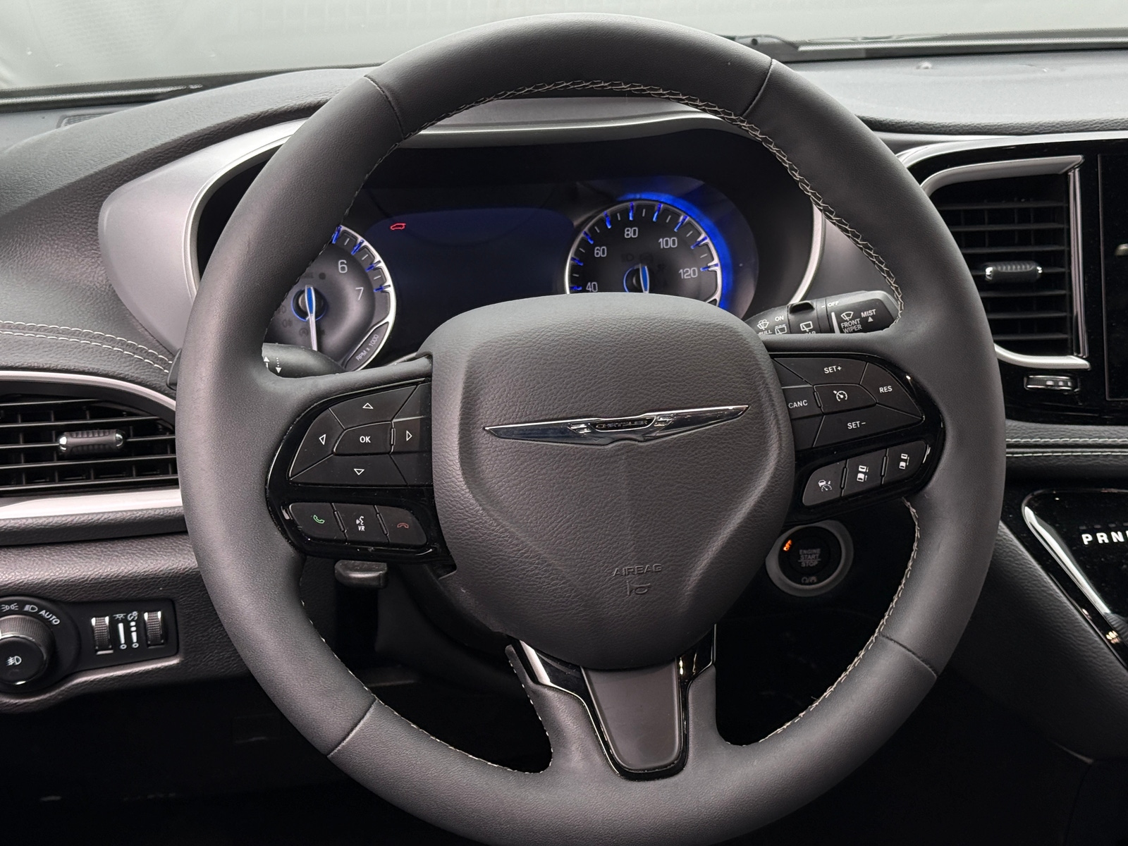 Thumbnail: 2022 Chrysler Pacifica - 5