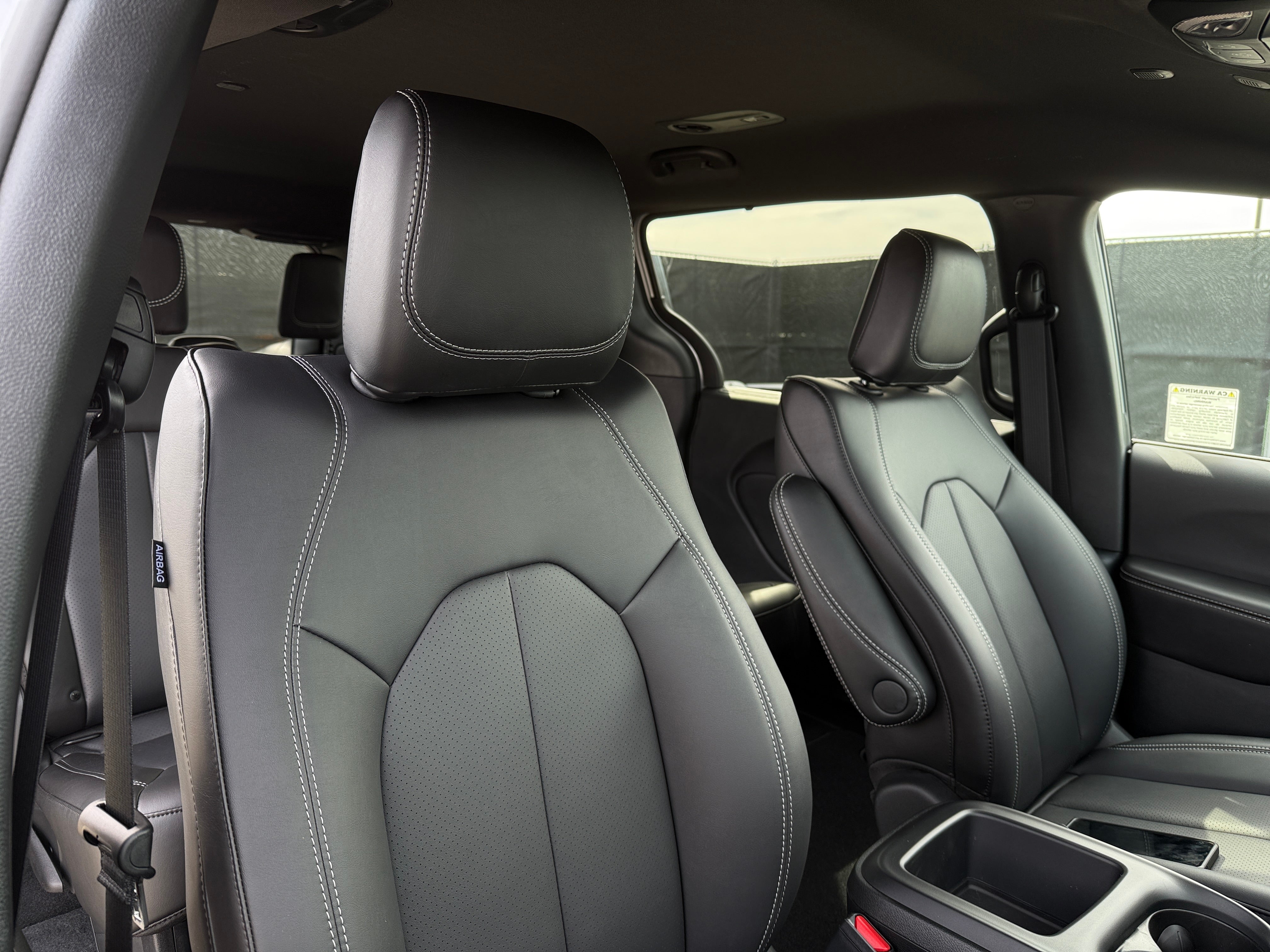 2026 Chrysler Voyager LX's photo