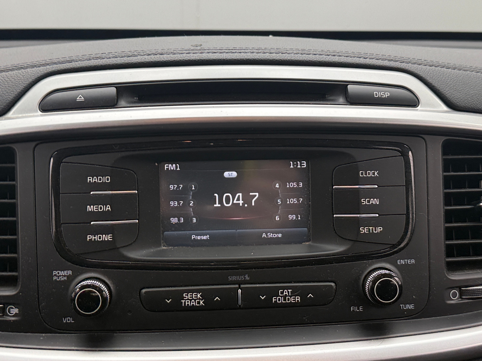 Thumbnail: 2017 Kia Sorento - 4