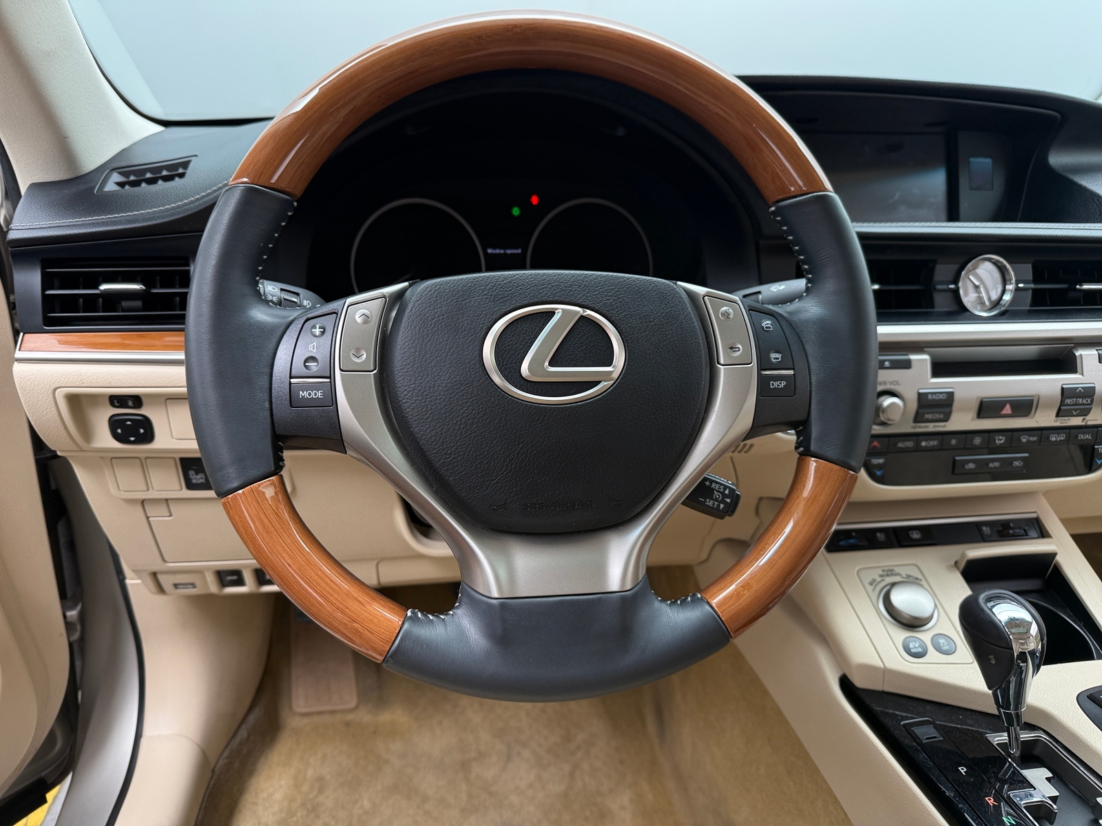 Thumbnail: 2013 Lexus ES - 4