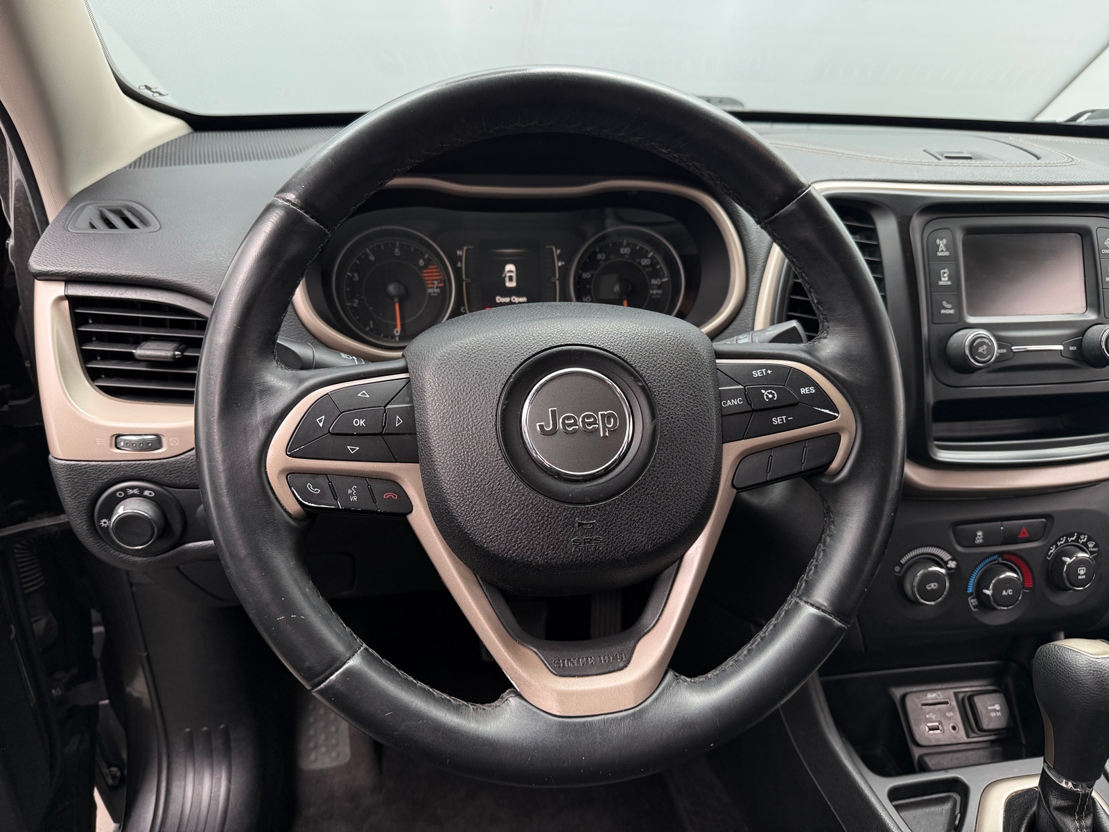 Thumbnail: 2016 Jeep Cherokee - 5