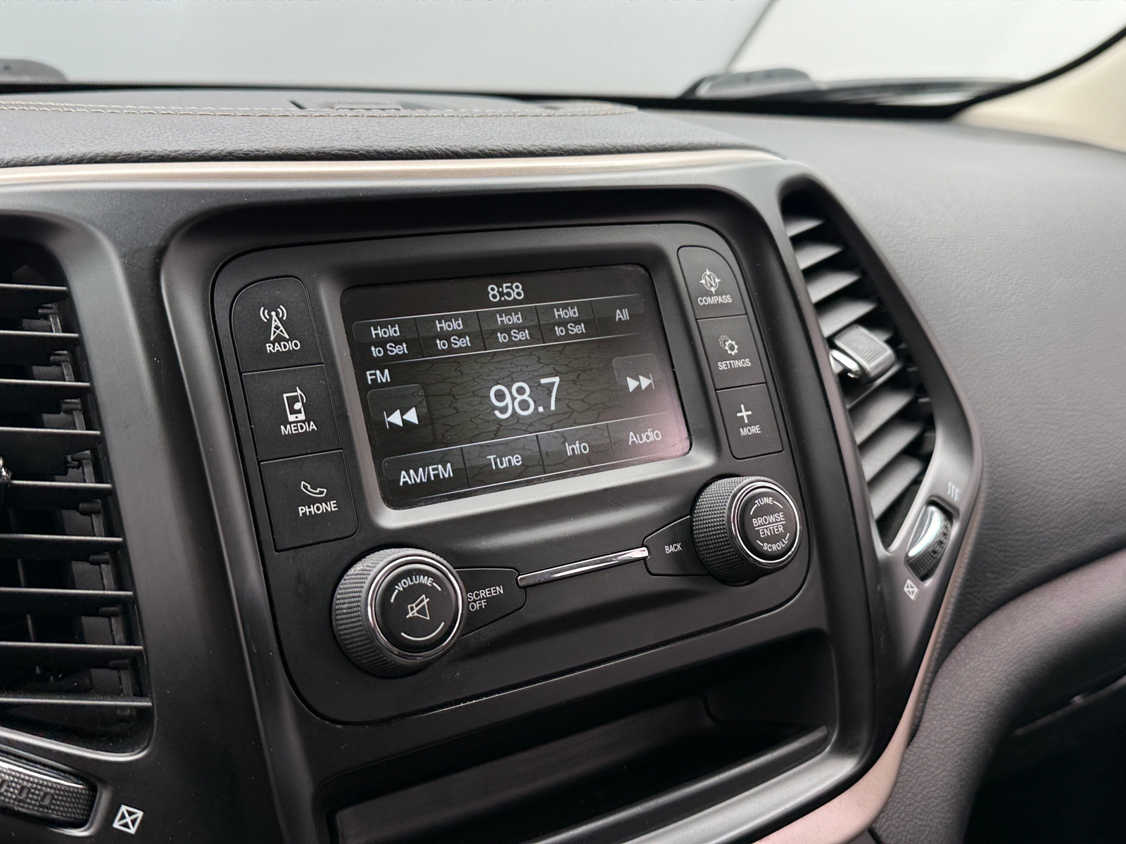 Thumbnail: 2016 Jeep Cherokee - 4