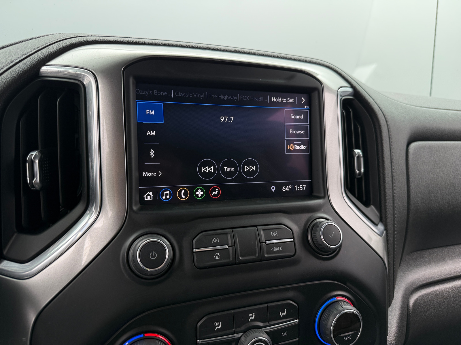 Thumbnail: 2019 Chevrolet Silverado 1500 - 4