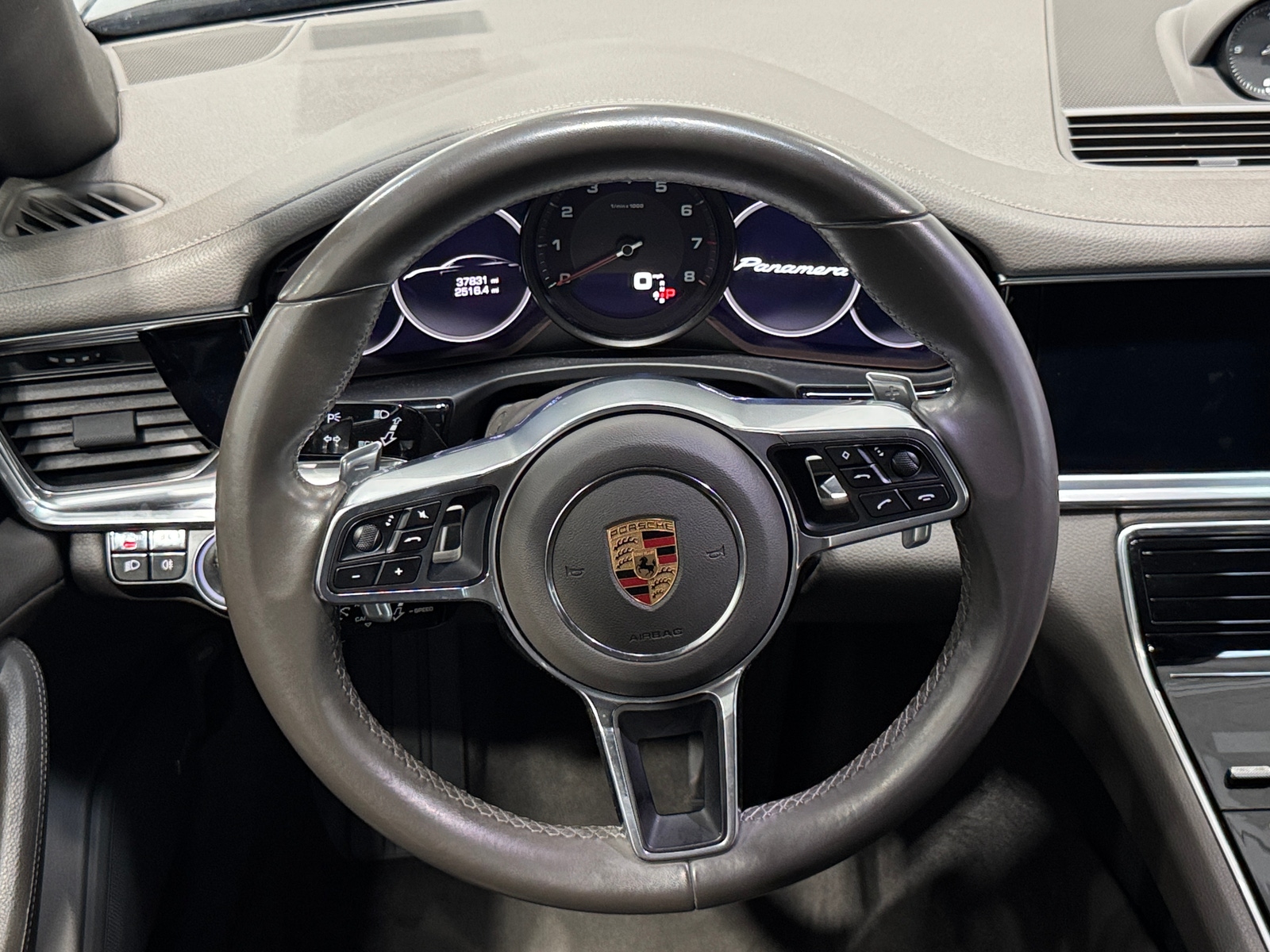 Thumbnail: 2019 Porsche Panamera - 4