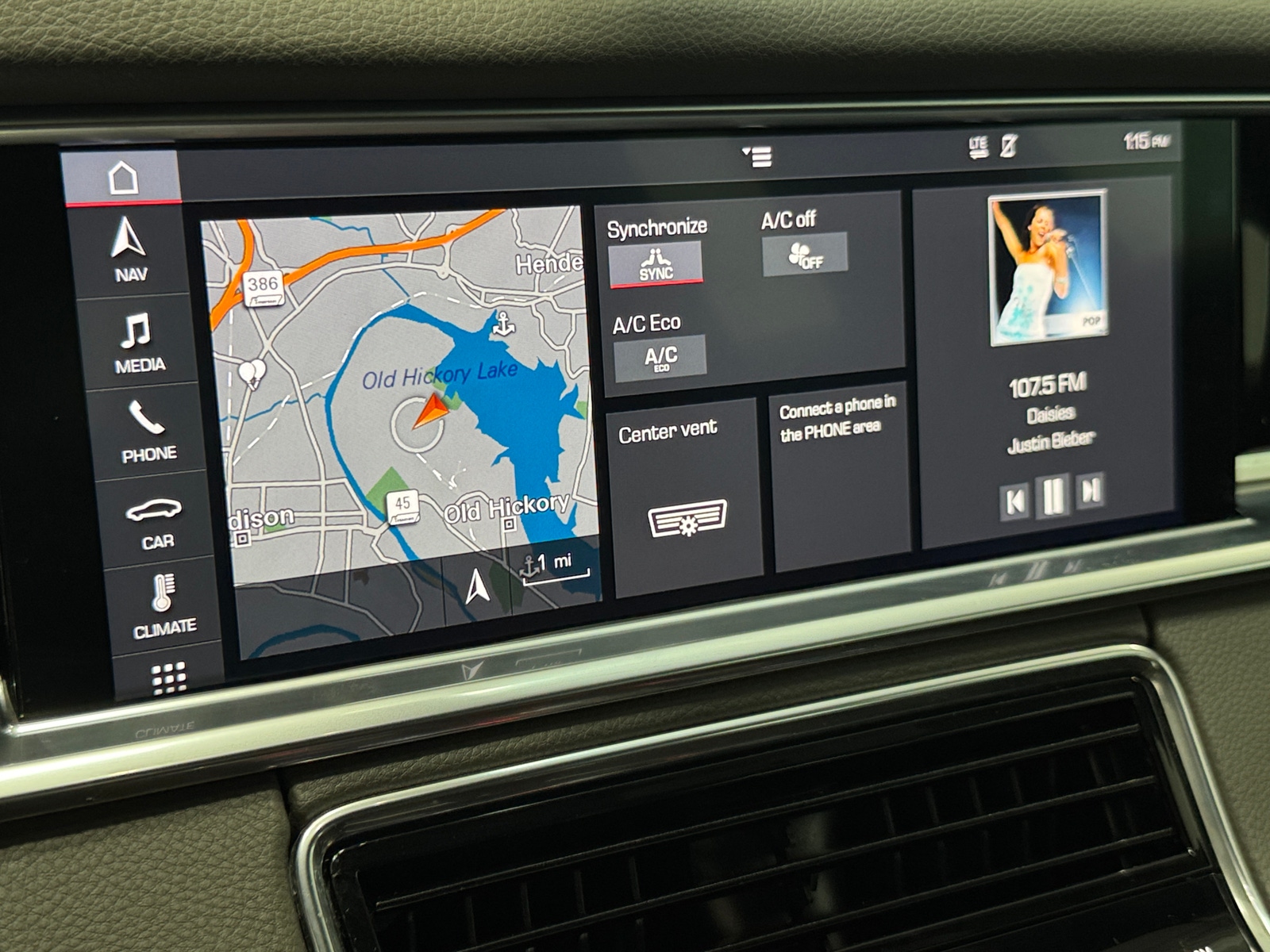 Thumbnail: 2019 Porsche Panamera - 3