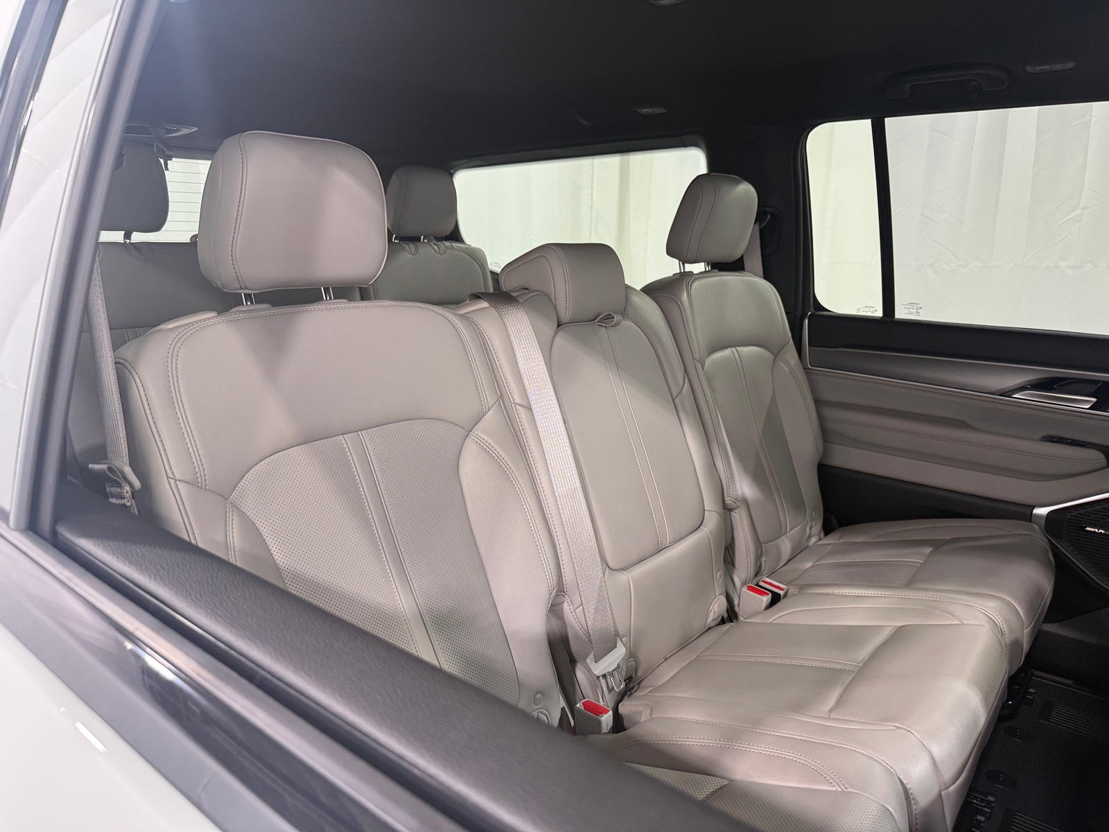 Thumbnail: 2025 Jeep Wagoneer - 5