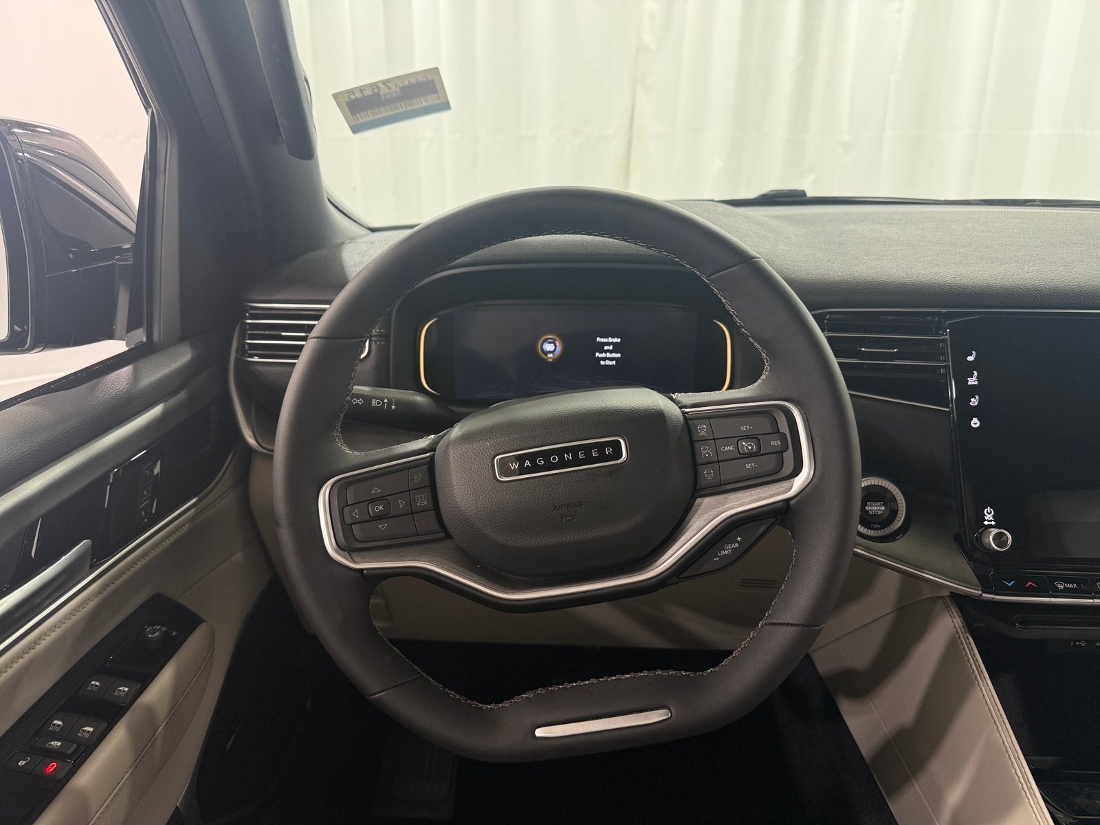 Thumbnail: 2025 Jeep Wagoneer - 4