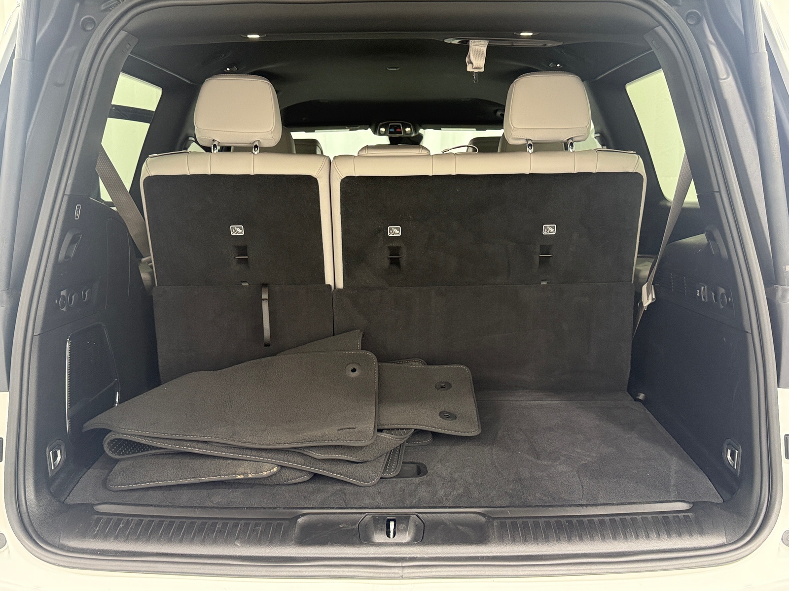 Thumbnail: 2025 Jeep Wagoneer - 6