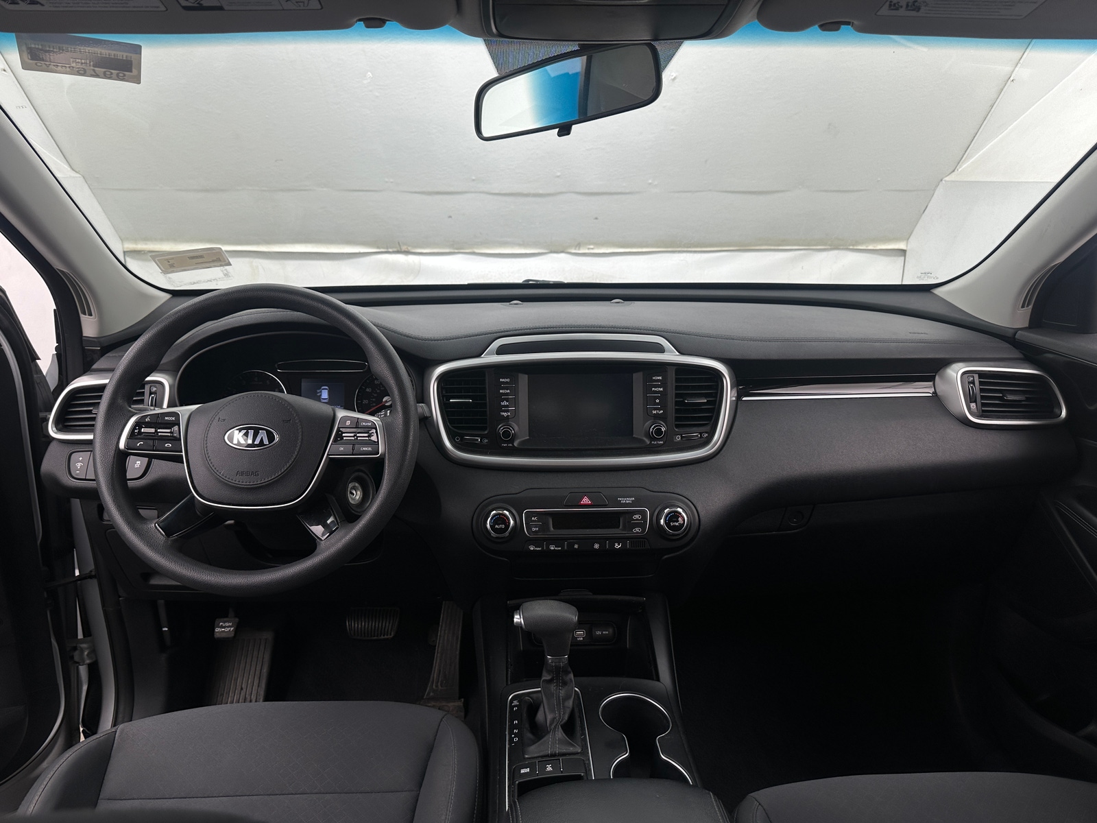 Thumbnail: 2019 Kia Sorento - 3