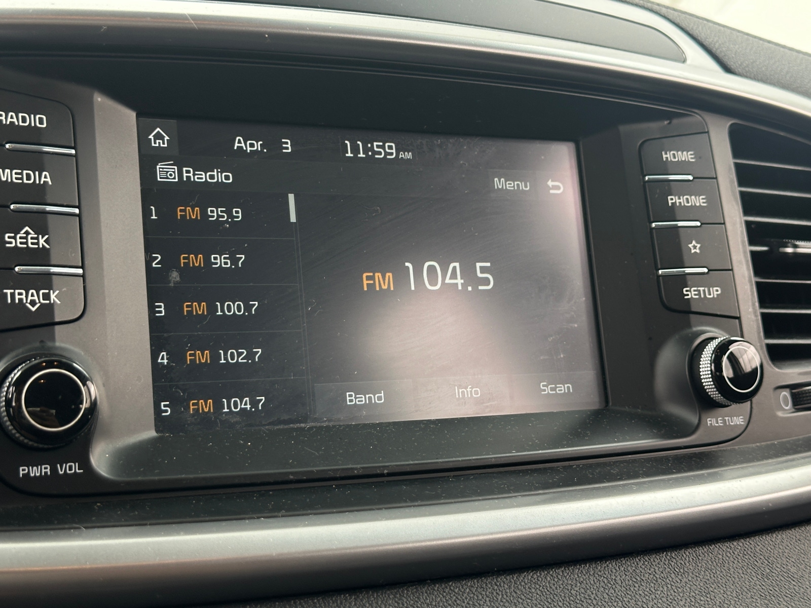 Thumbnail: 2019 Kia Sorento - 4