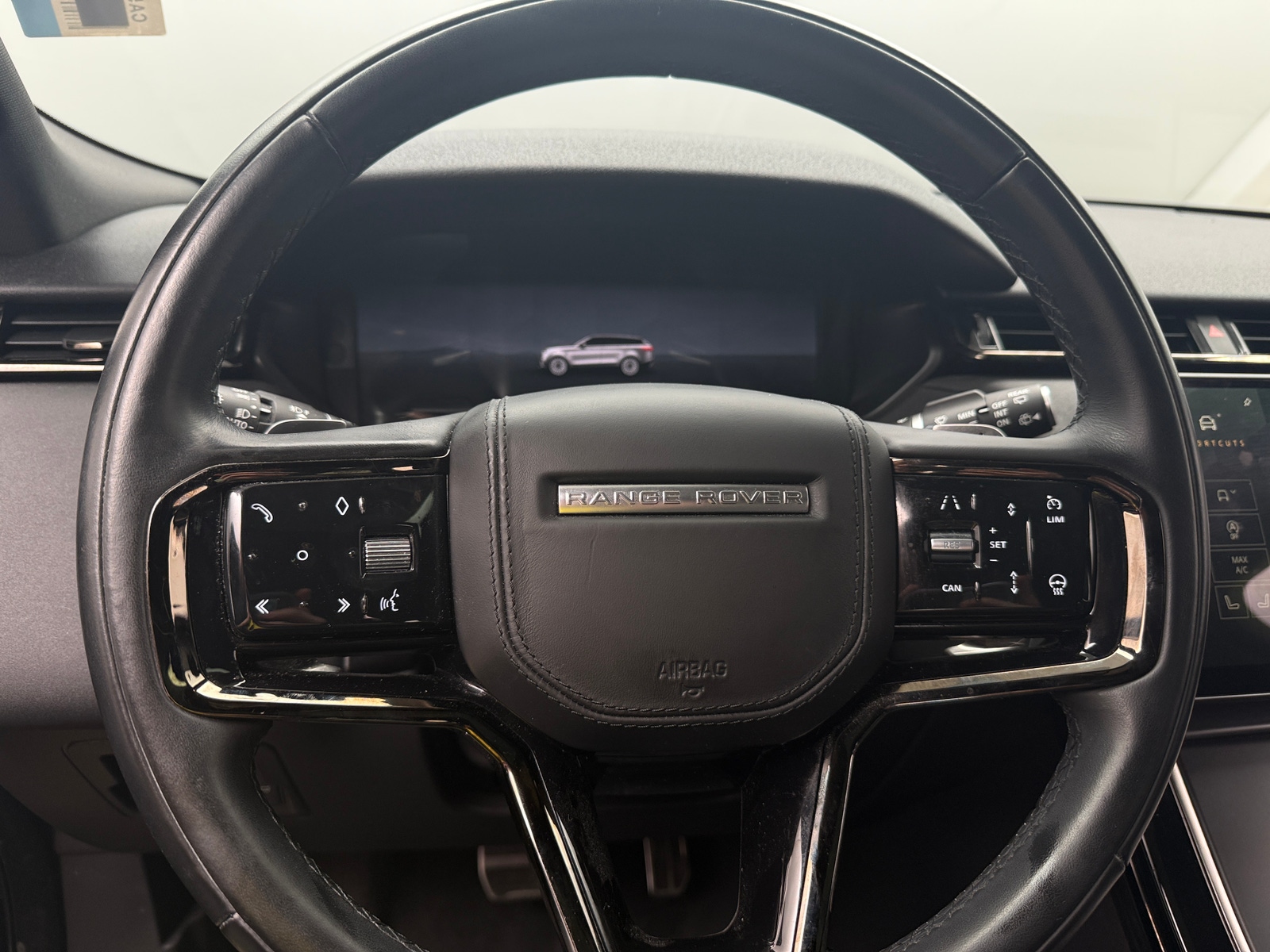 Thumbnail: 2024 Land Rover Range Rover Velar - 4