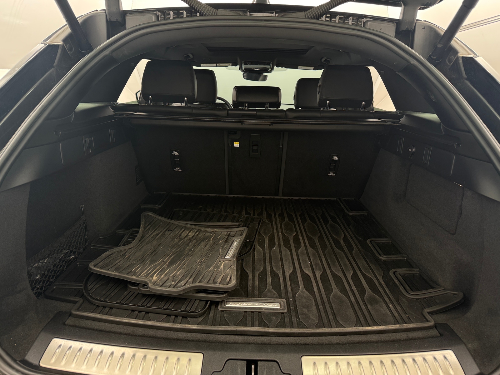 Thumbnail: 2024 Land Rover Range Rover Velar - 6