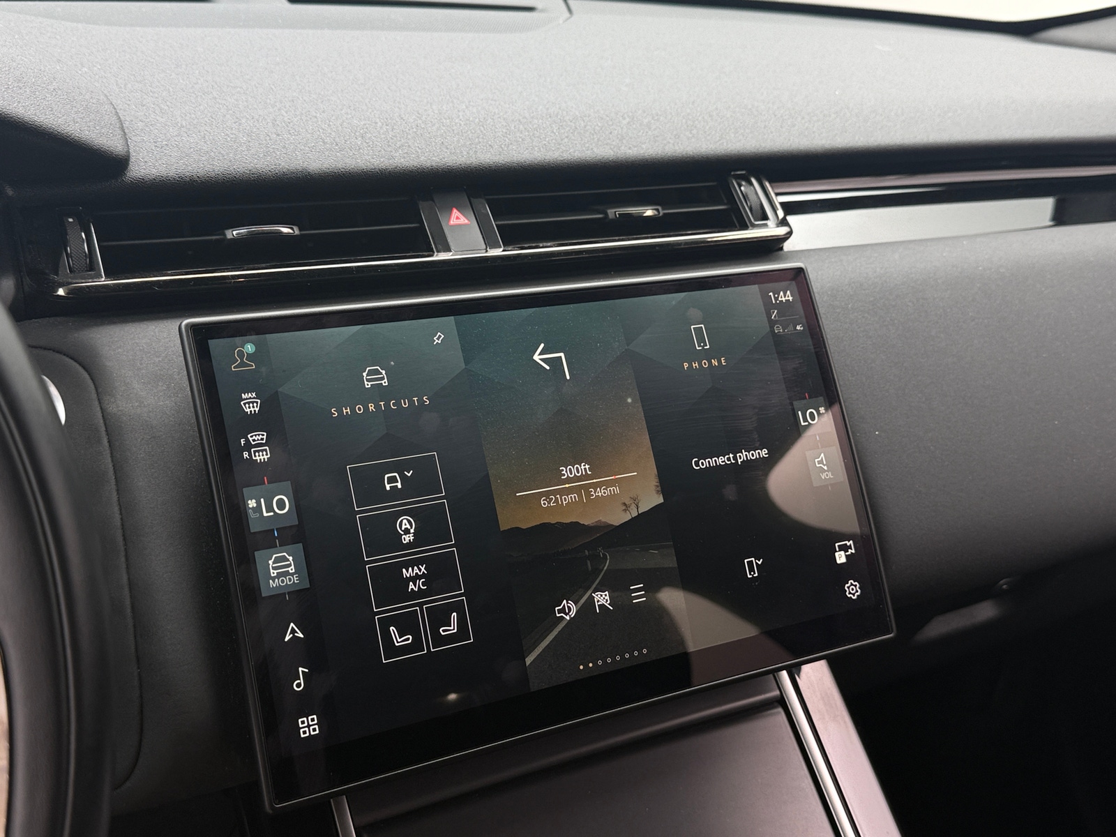 Thumbnail: 2024 Land Rover Range Rover Velar - 3