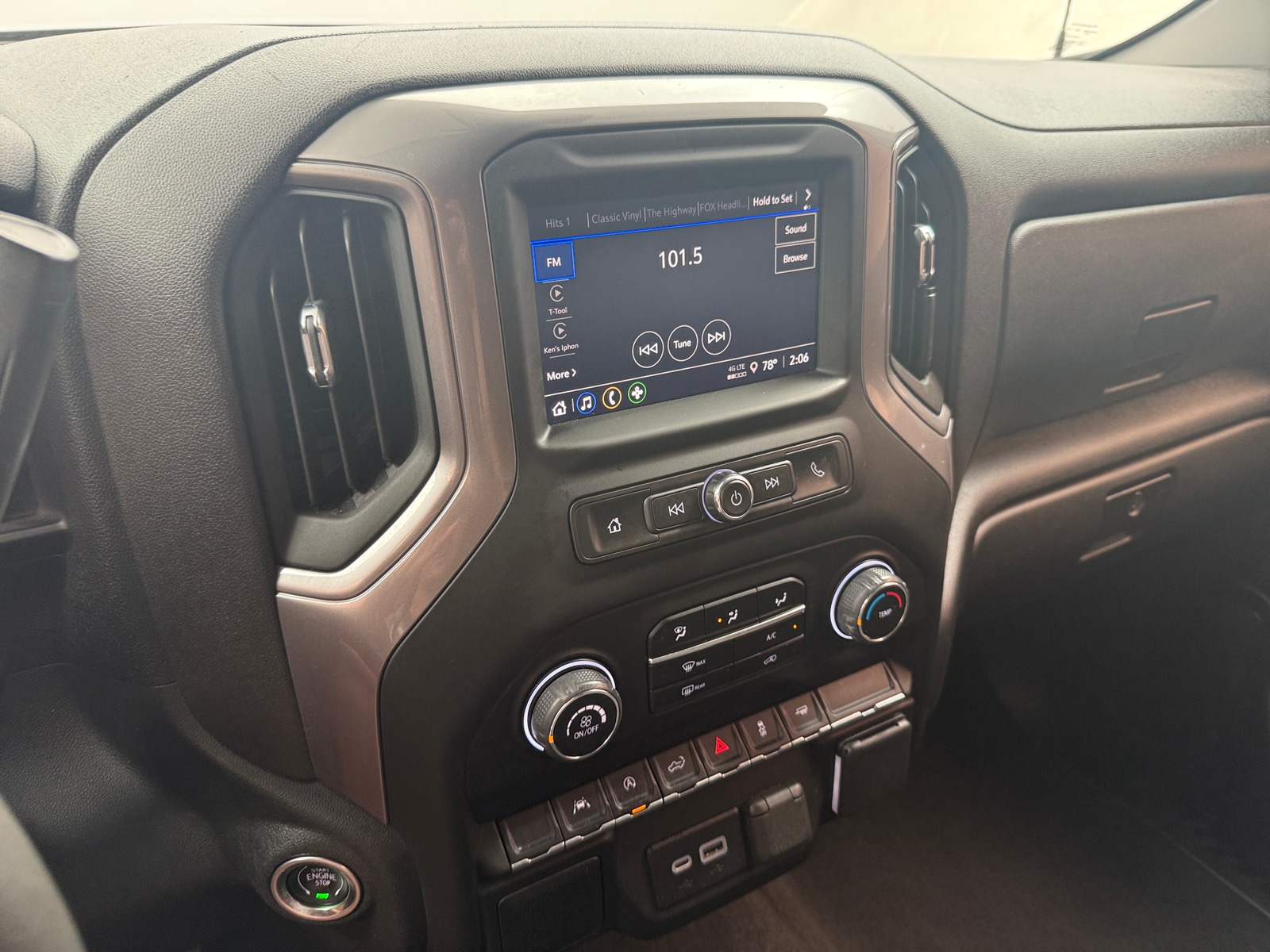 Thumbnail: 2022 Chevrolet Silverado 1500 - 4