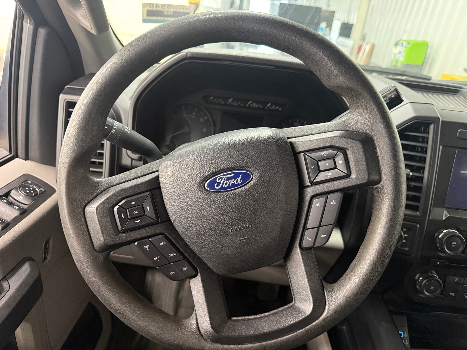 Thumbnail: 2018 Ford Econoline - 5