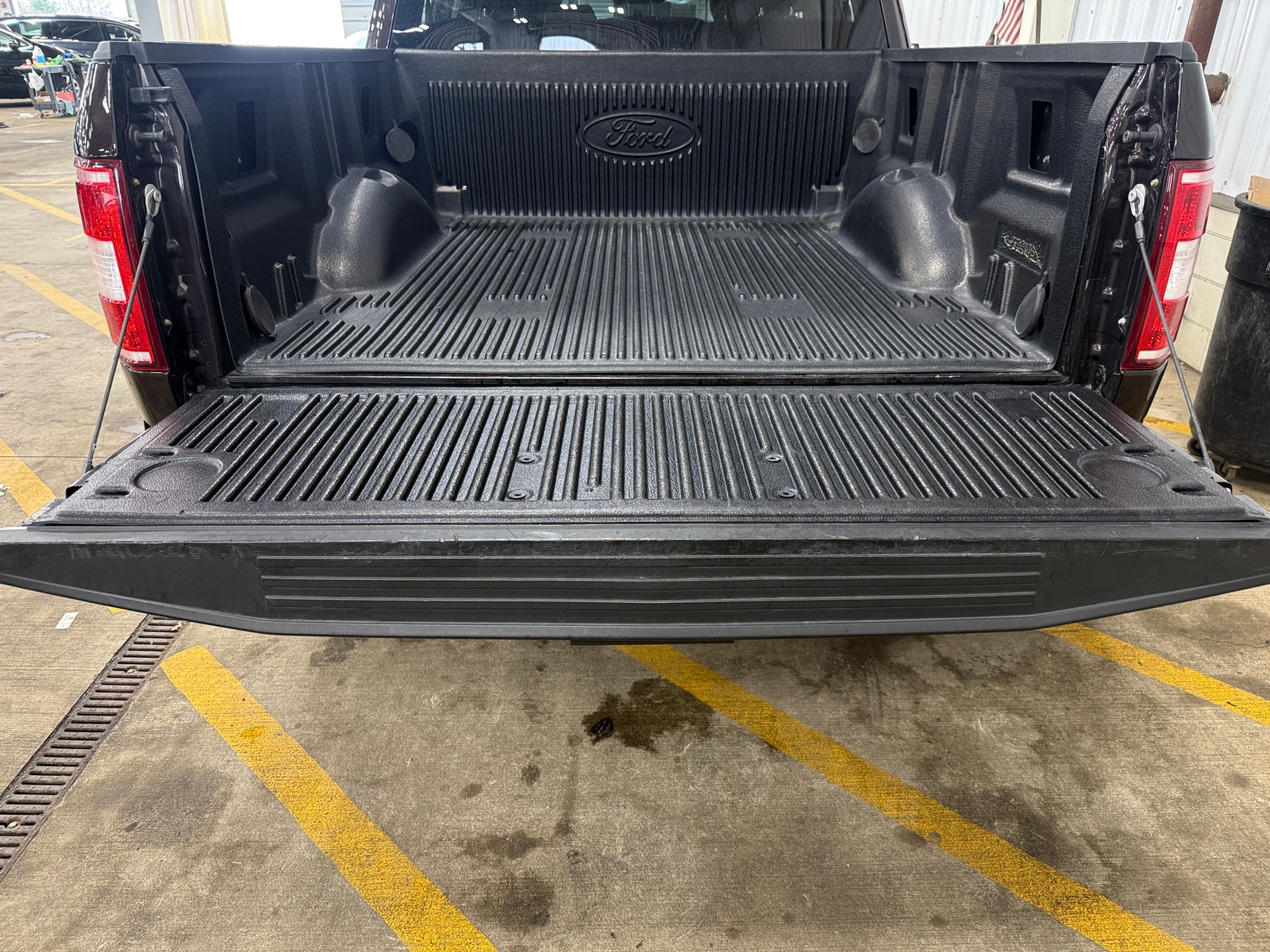 Thumbnail: 2018 Ford Econoline - 7