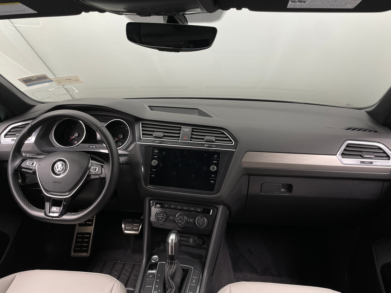 Thumbnail: 2021 Volkswagen Tiguan - 2