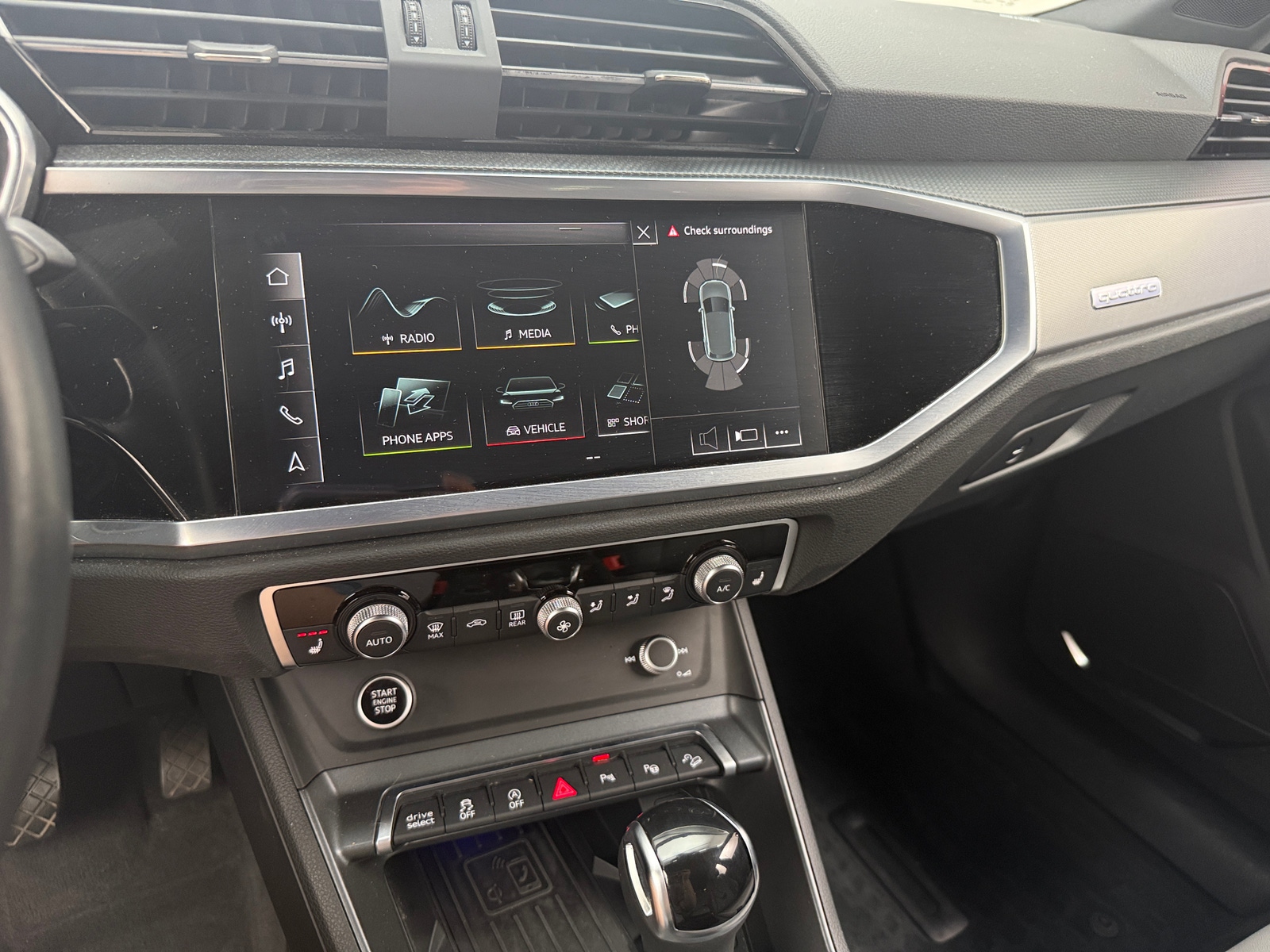 Thumbnail: 2021 Audi Q3 - 3