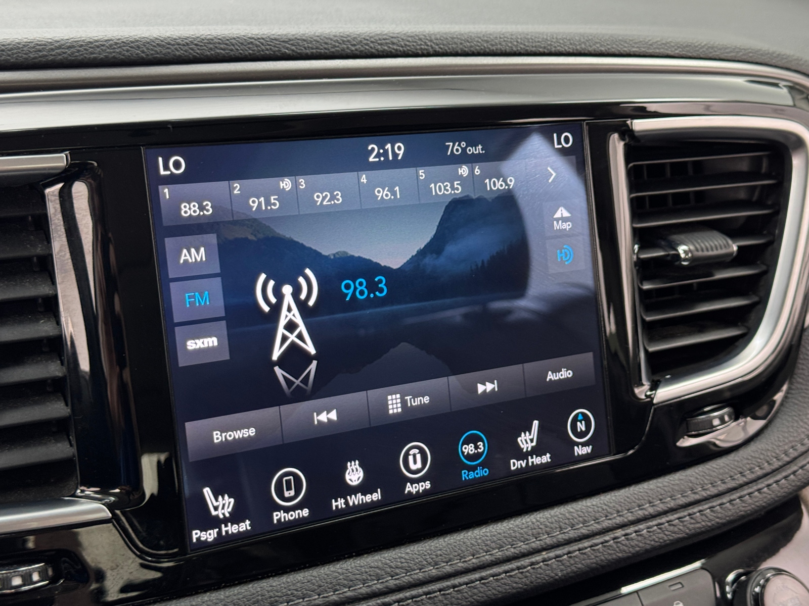 Thumbnail: 2019 Chrysler Pacifica - 3