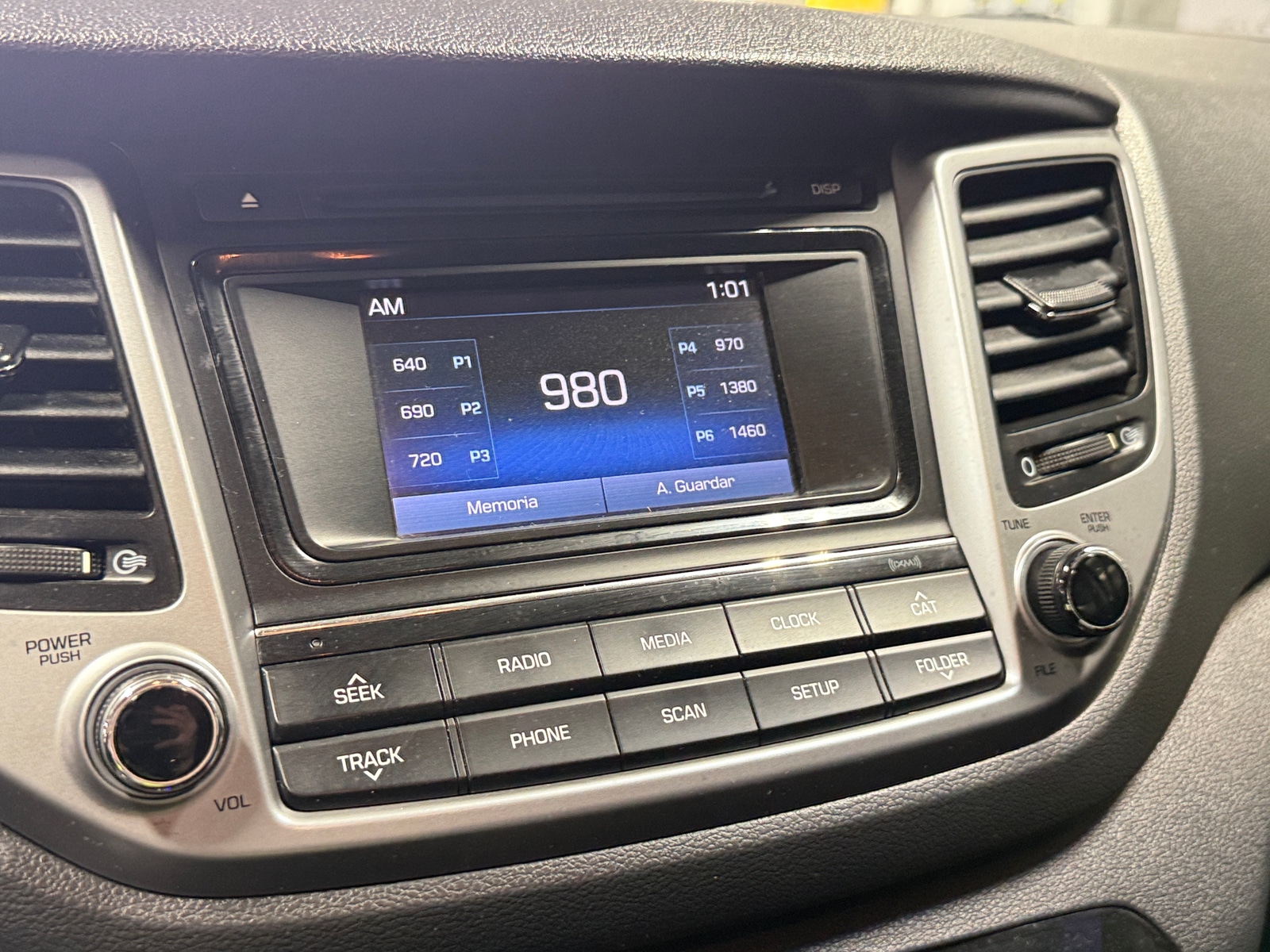 Thumbnail: 2017 Hyundai Tucson - 4