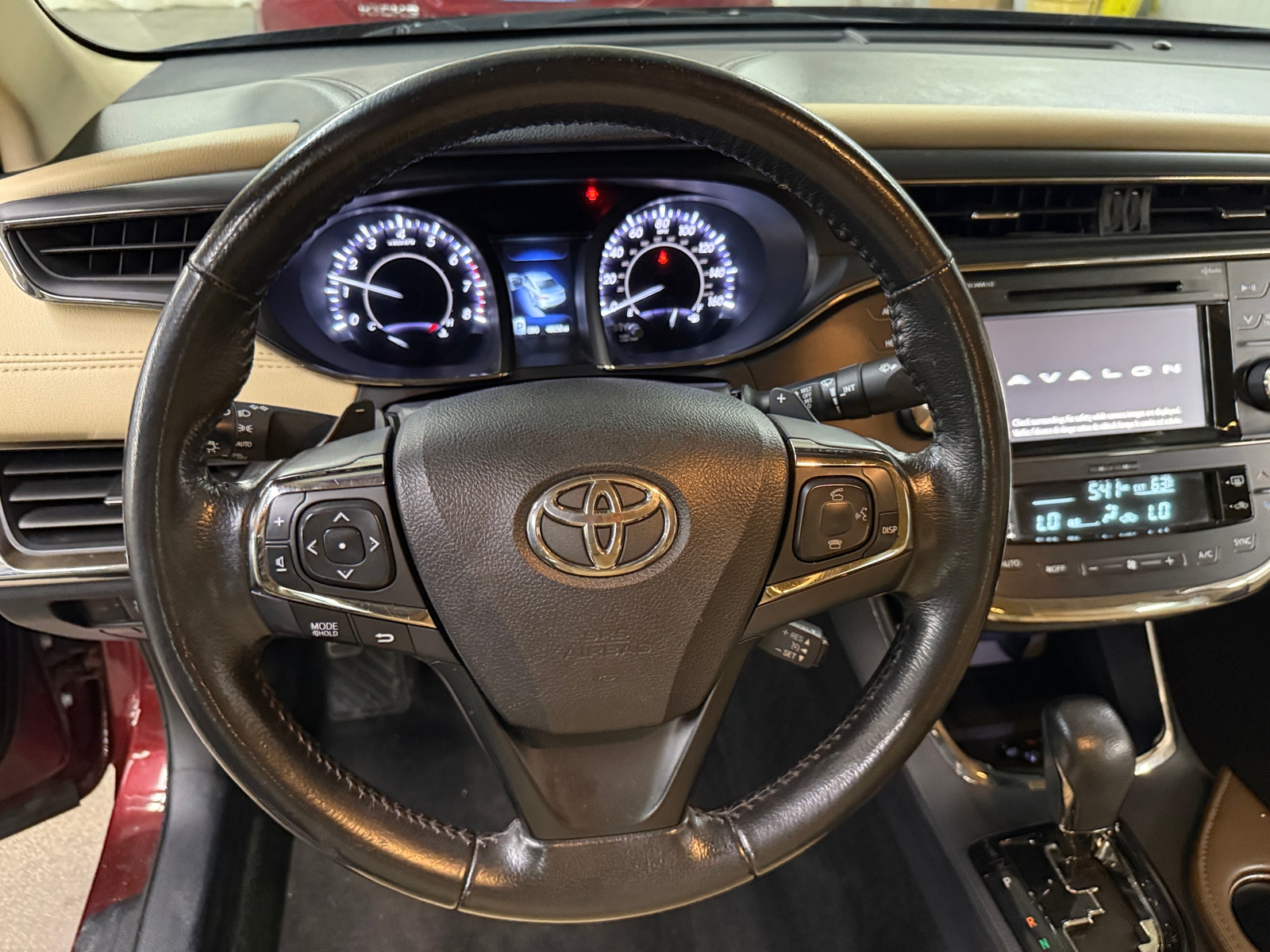 Thumbnail: 2016 Toyota Avalon - 4
