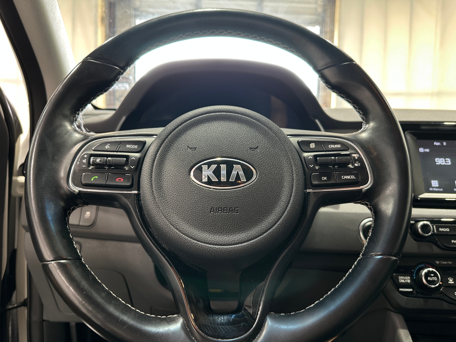 Thumbnail: 2017 Kia Niro - 5