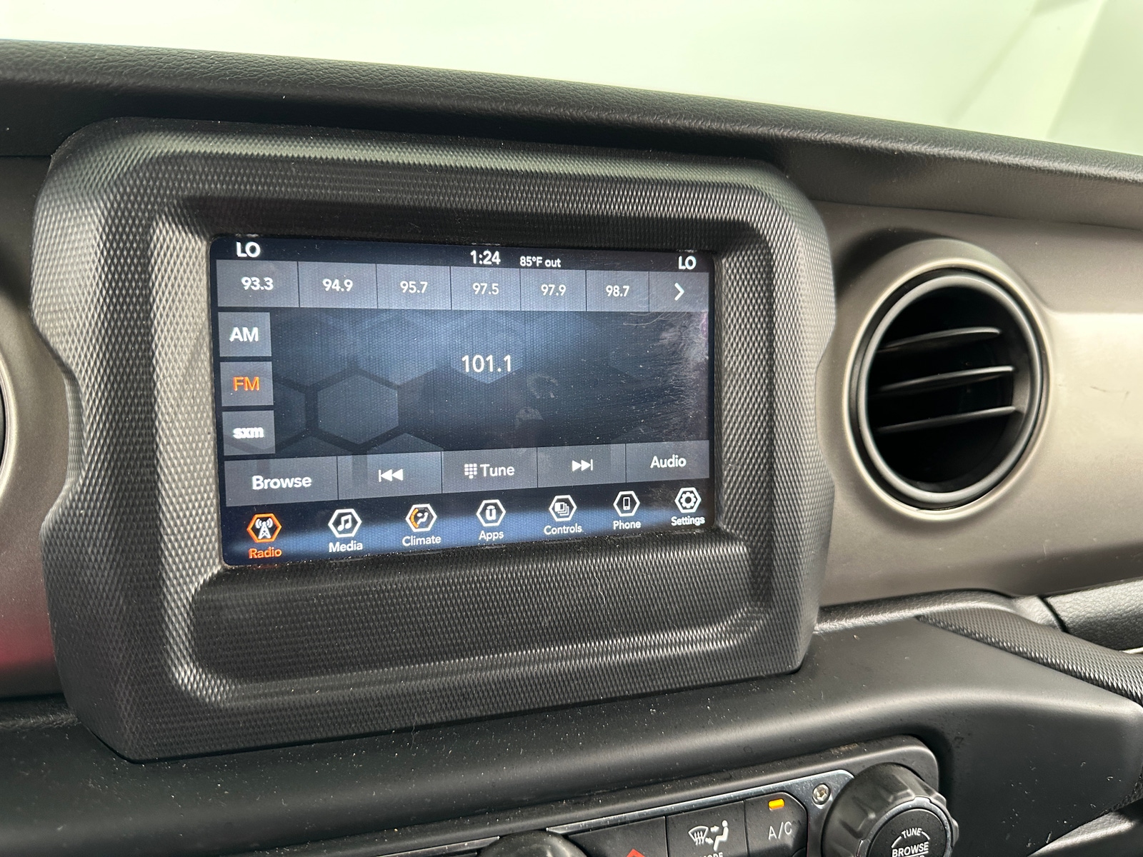 Thumbnail: 2021 Jeep Gladiator - 4