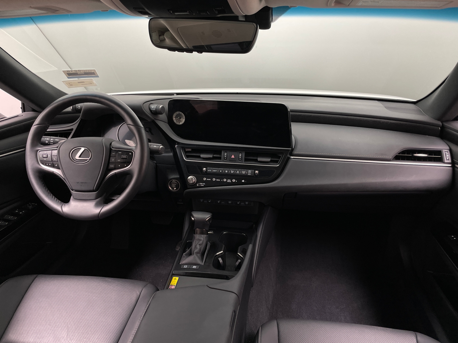 Thumbnail: 2024 Lexus ES - 2