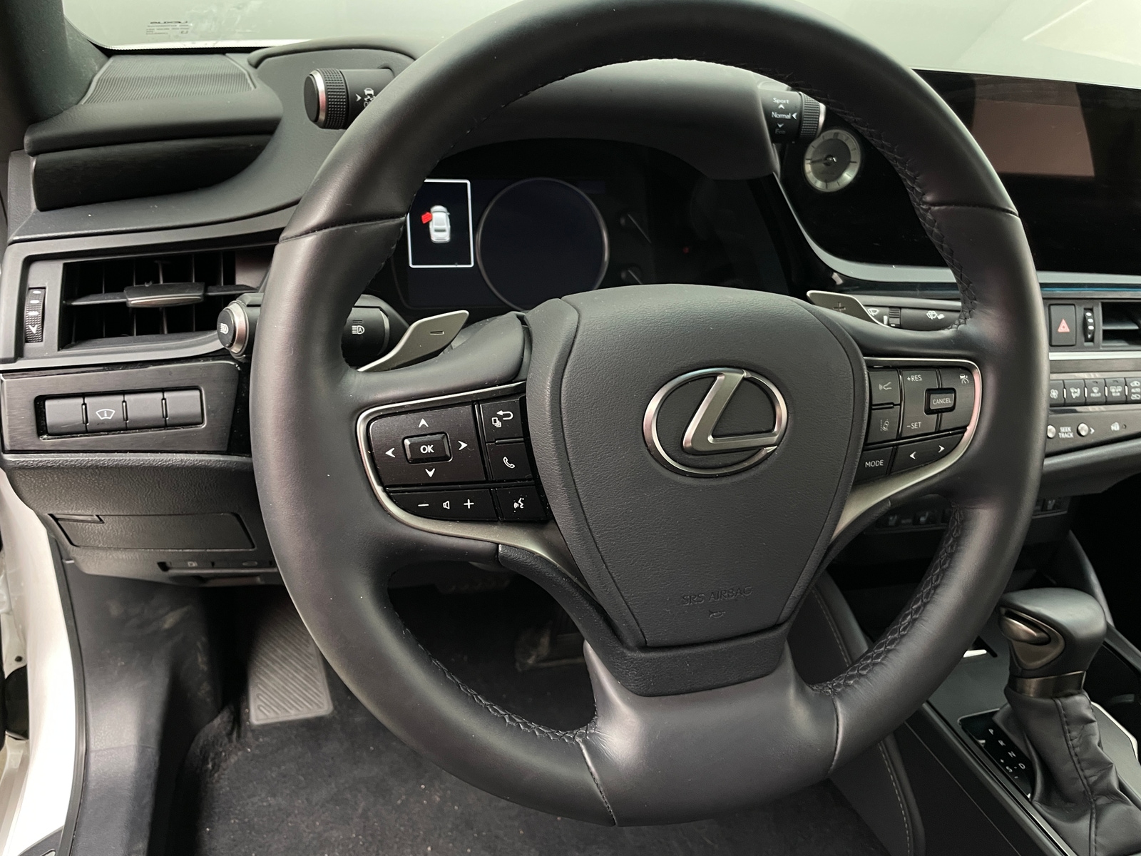 Thumbnail: 2024 Lexus ES - 4