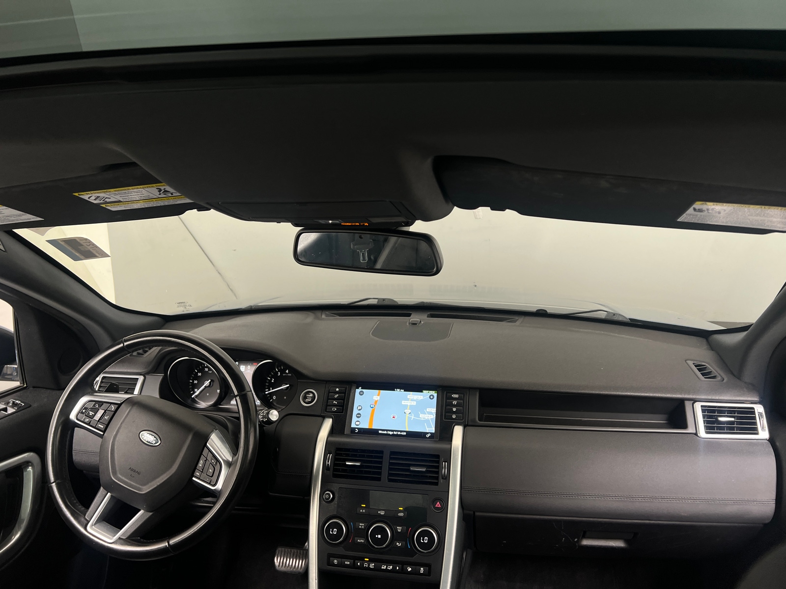 Thumbnail: 2019 Land Rover Discovery Sport - 2