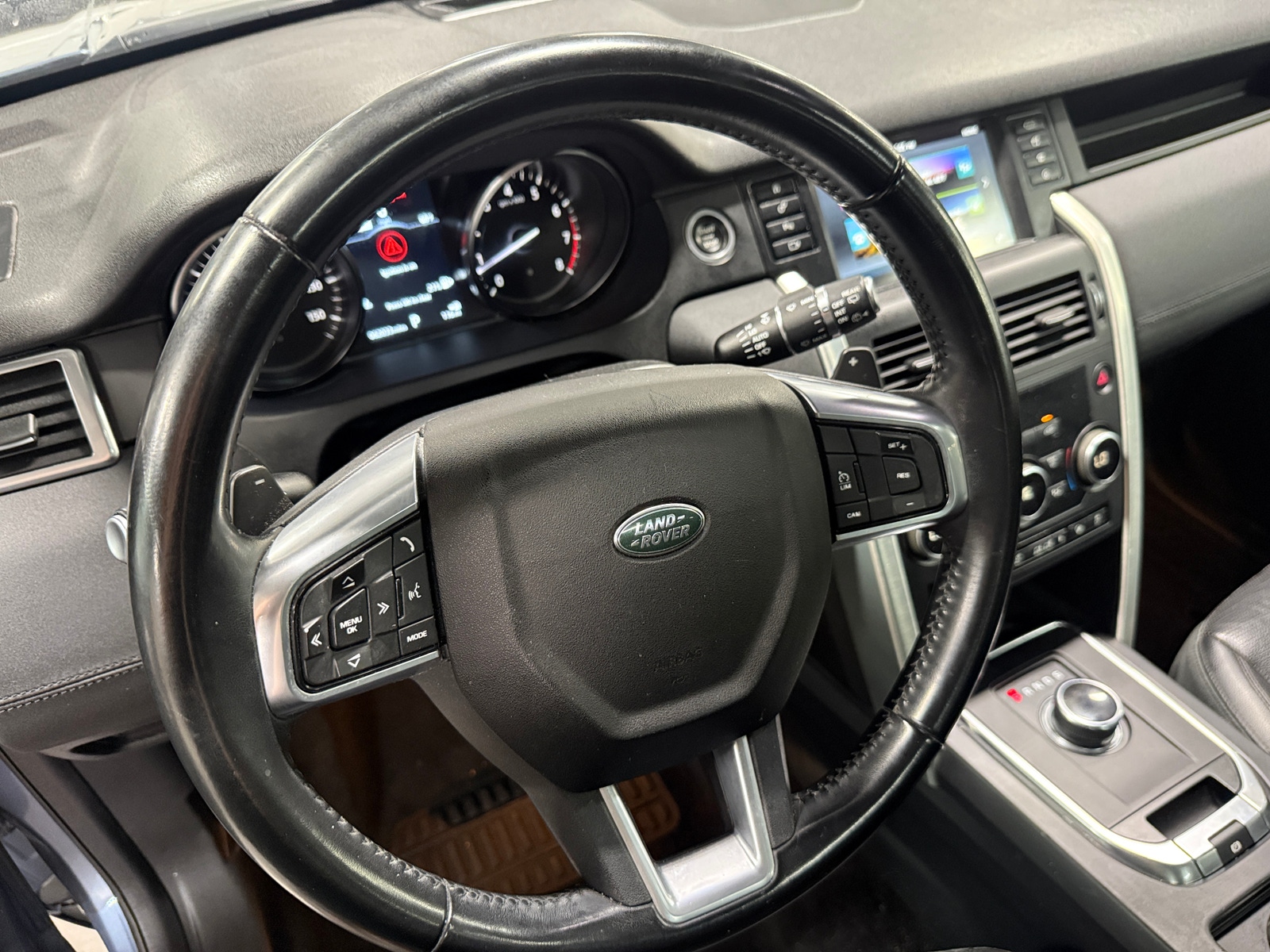 Thumbnail: 2019 Land Rover Discovery Sport - 4