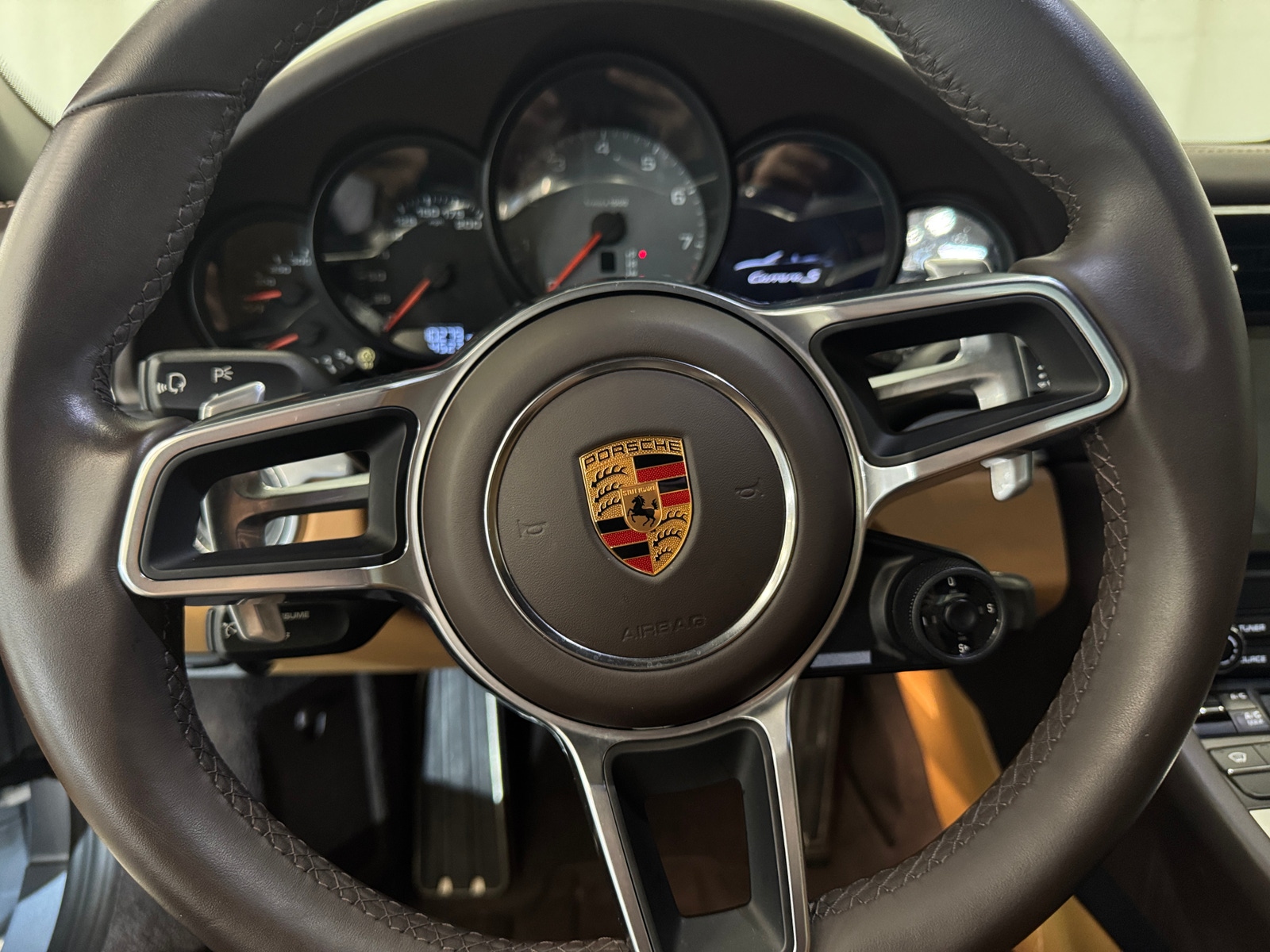Thumbnail: 2018 Porsche 911 - 4