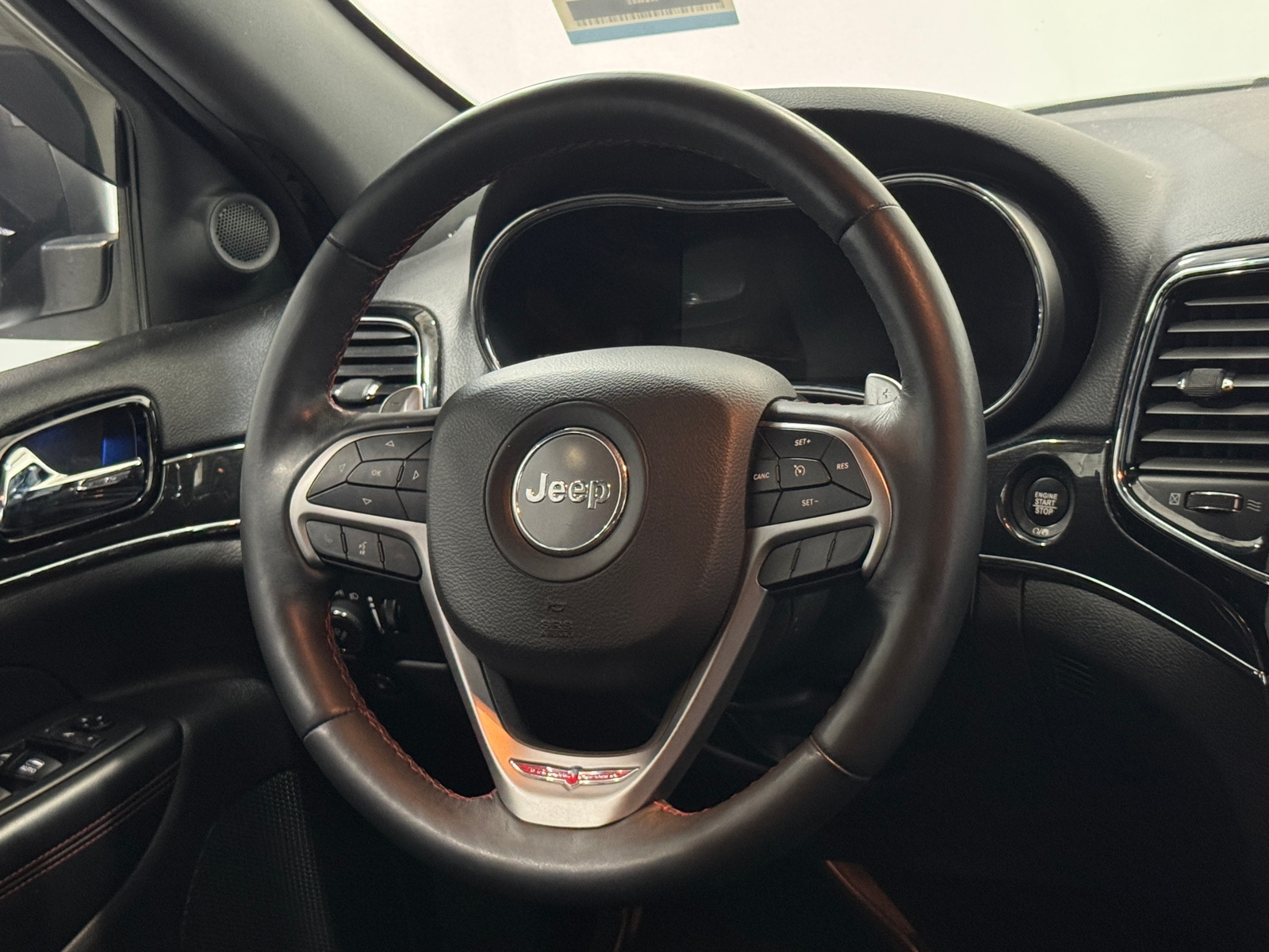 Thumbnail: 2019 Jeep Grand Cherokee - 4