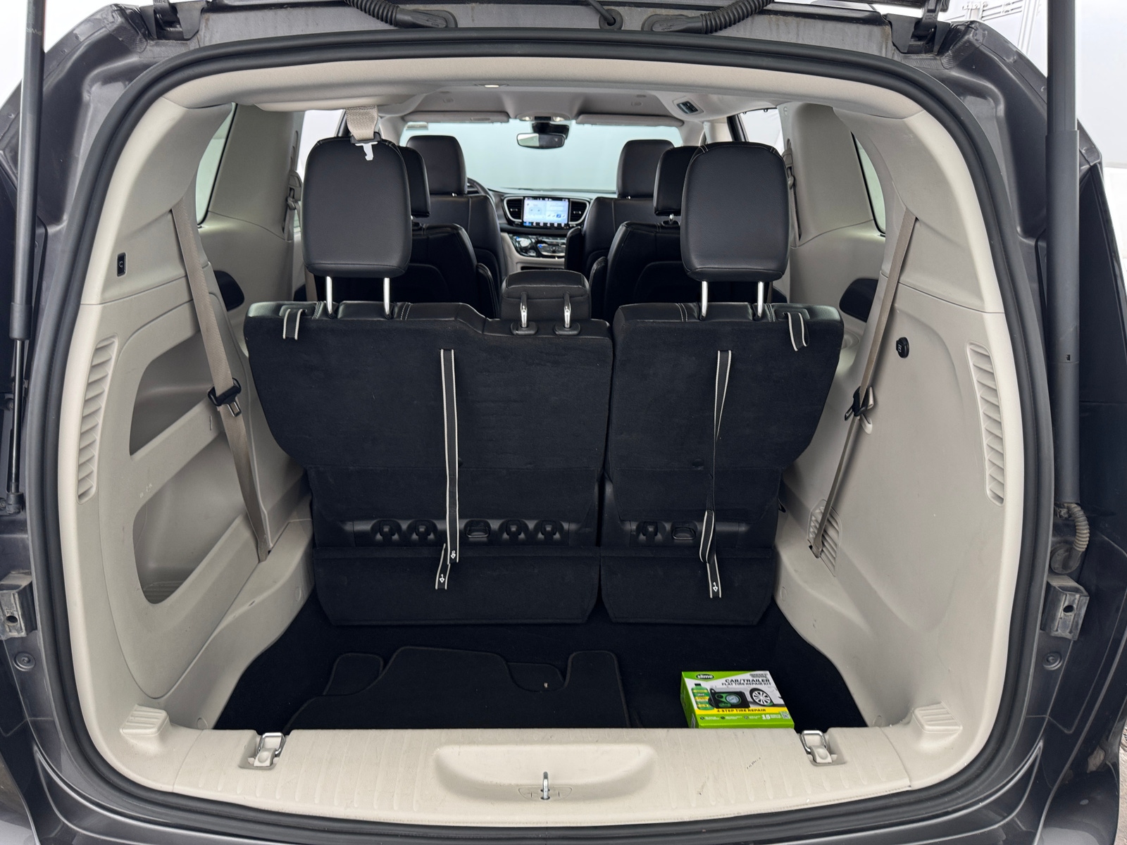 Thumbnail: 2022 Chrysler Pacifica - 6