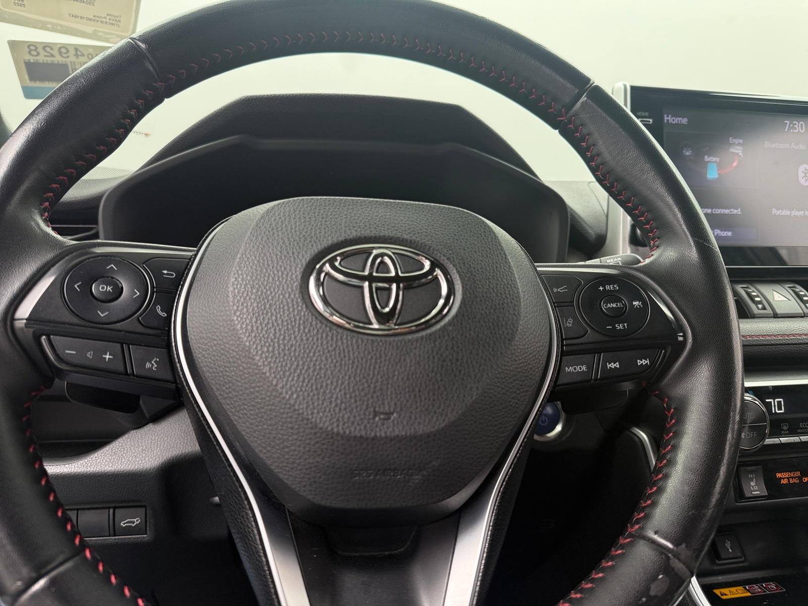 Thumbnail: 2022 Toyota RAV4 - 4