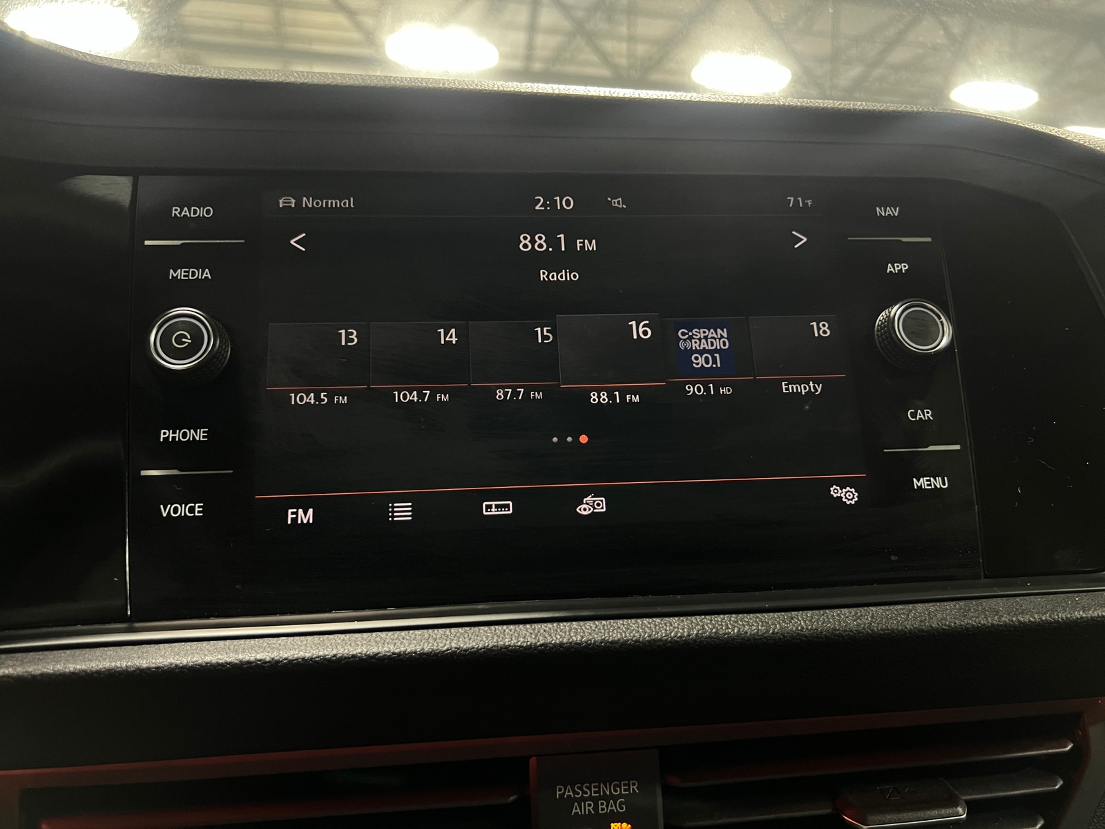 Thumbnail: 2019 Volkswagen Jetta - 3