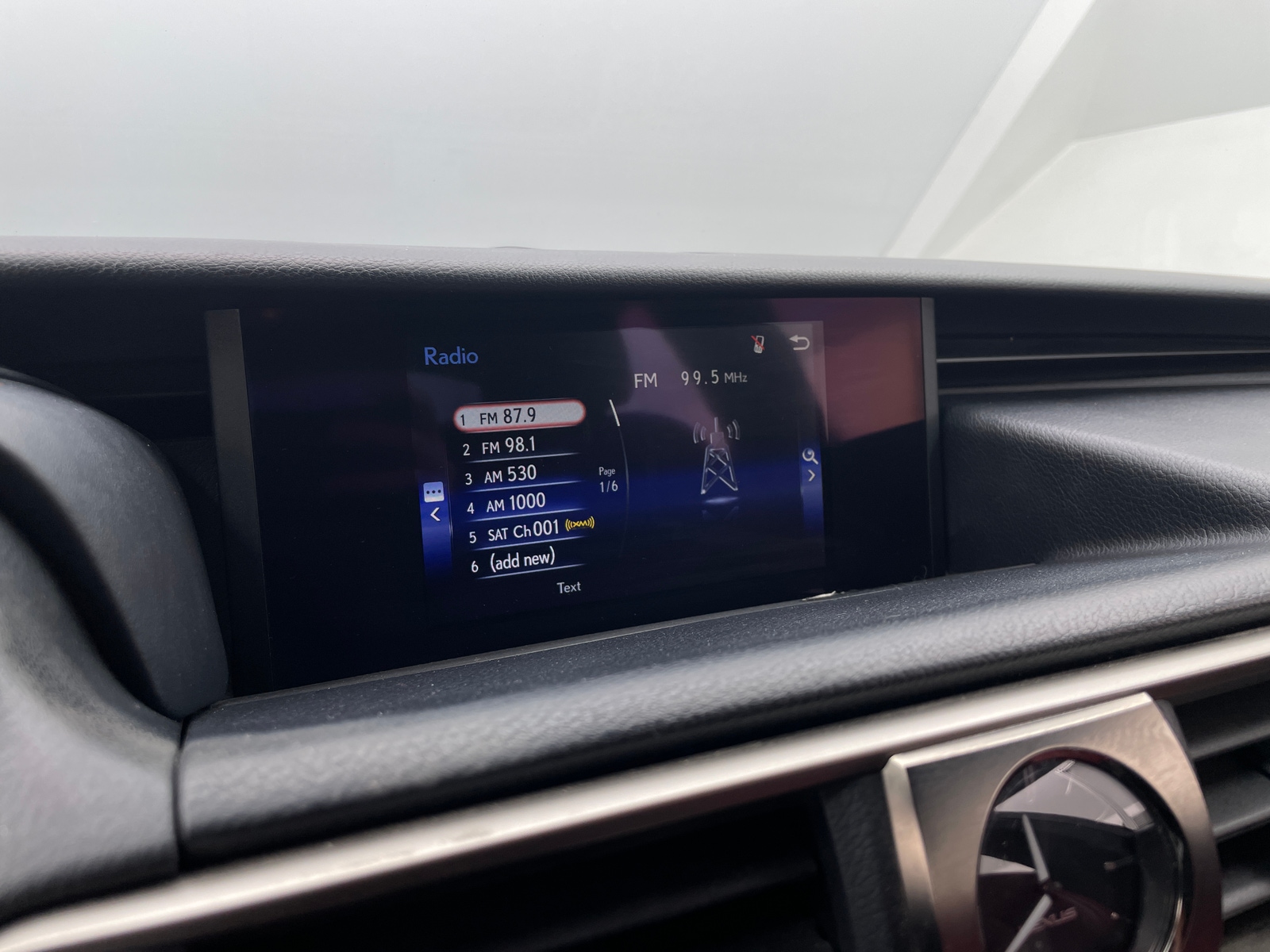 Thumbnail: 2019 Lexus IS - 4