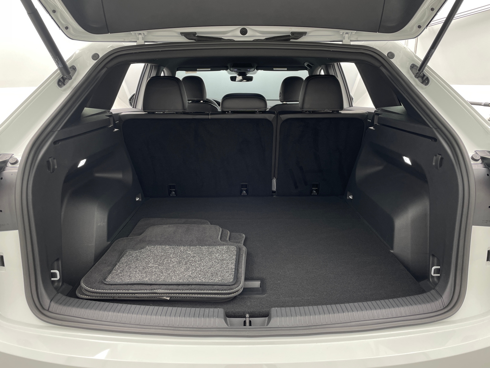 Thumbnail: 2024 Volkswagen Atlas - 6