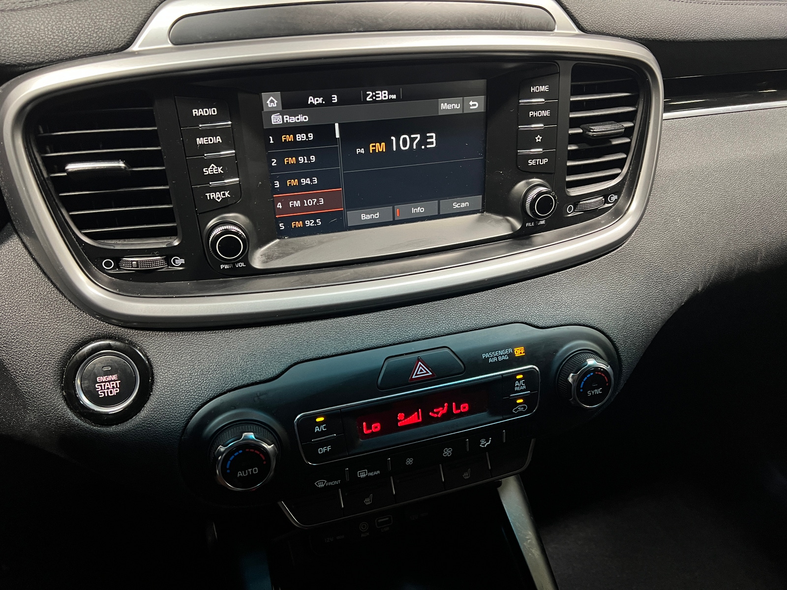 Thumbnail: 2020 Kia Sorento - 4